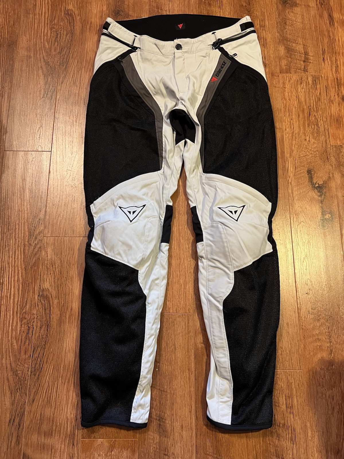 Dainese Drake Super Air Tex Pants in a Black white Gray Men’s Size 50 Dainese Drake Super Air Tex Pants in a Black white Gray Men’s Size 50