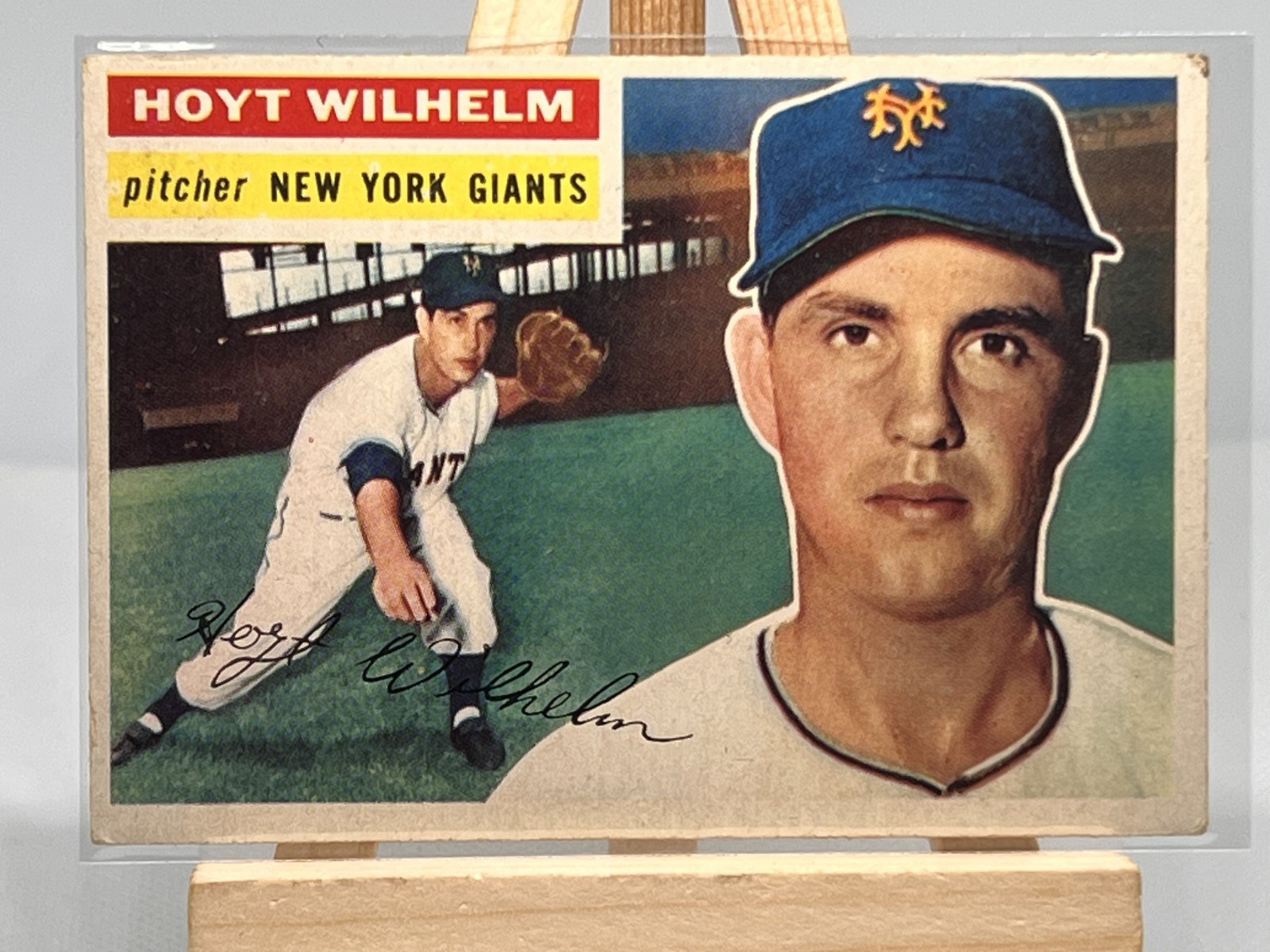 1956 Topps - Hoyt Wilhelm #307 - 8 Time All Star, 2 Time ERA Leader - HOF 1956 Topps - Hoyt Wilhelm #307 - 8 Time All Star, 2 Time ERA Leader - HOF