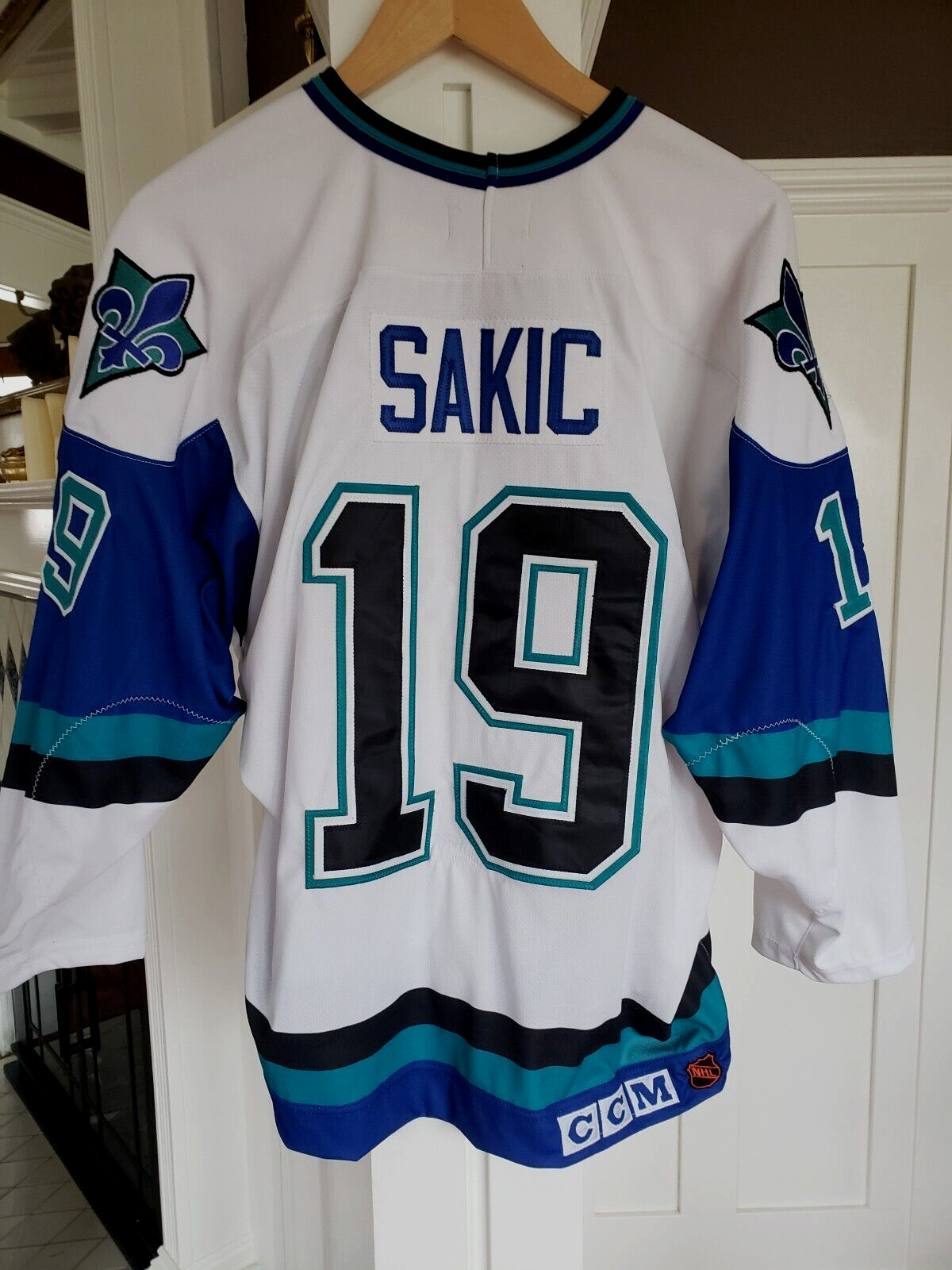 NO TARIFFS Quebec Nordiques Joe Sakic 95/96 The Shelved Wolf White Jersey 56