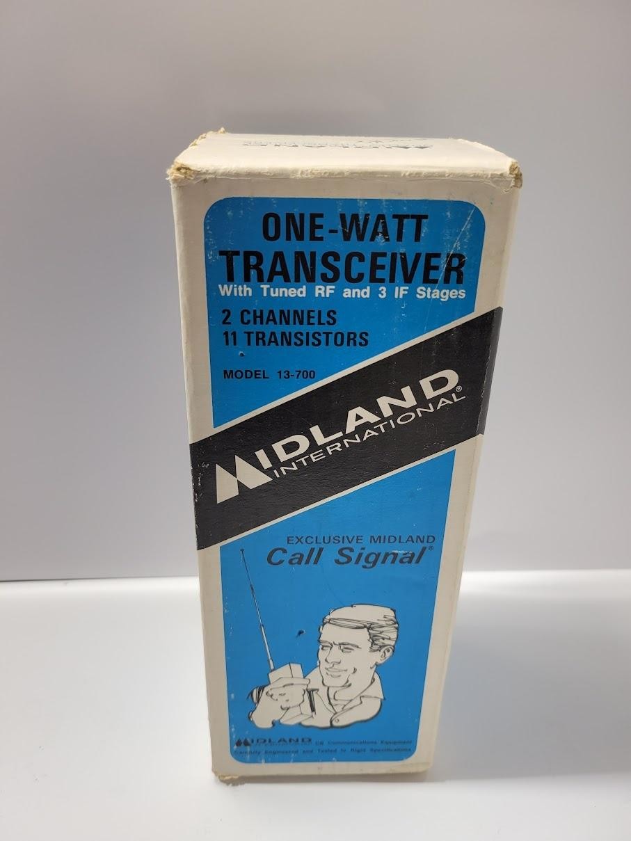 Vintage Midland 13-700 1-Watt 2-Channel 11-Transistor Walkie Talkie Transceiver