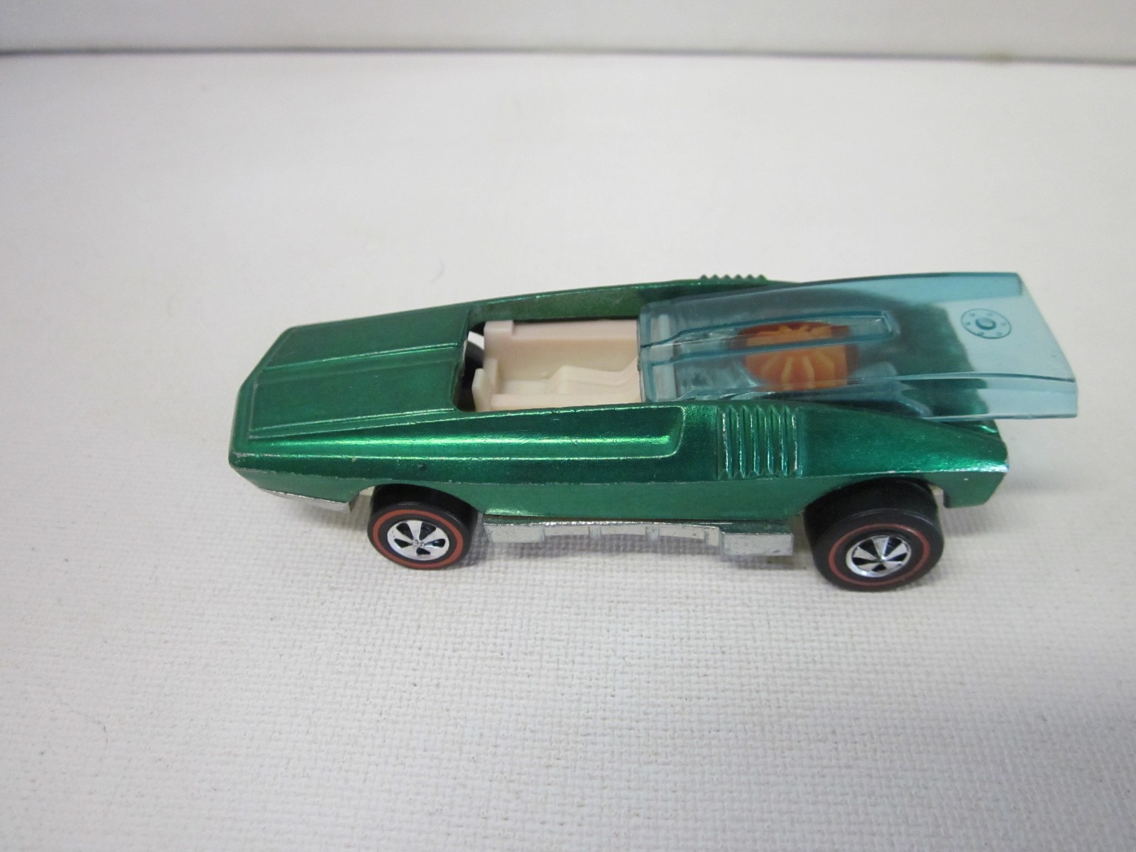 HOT WHEELS REDLINE  WHIP CREAMER * GREEN COLOR * RARE WHITE INTERIOR * NEAR MINT