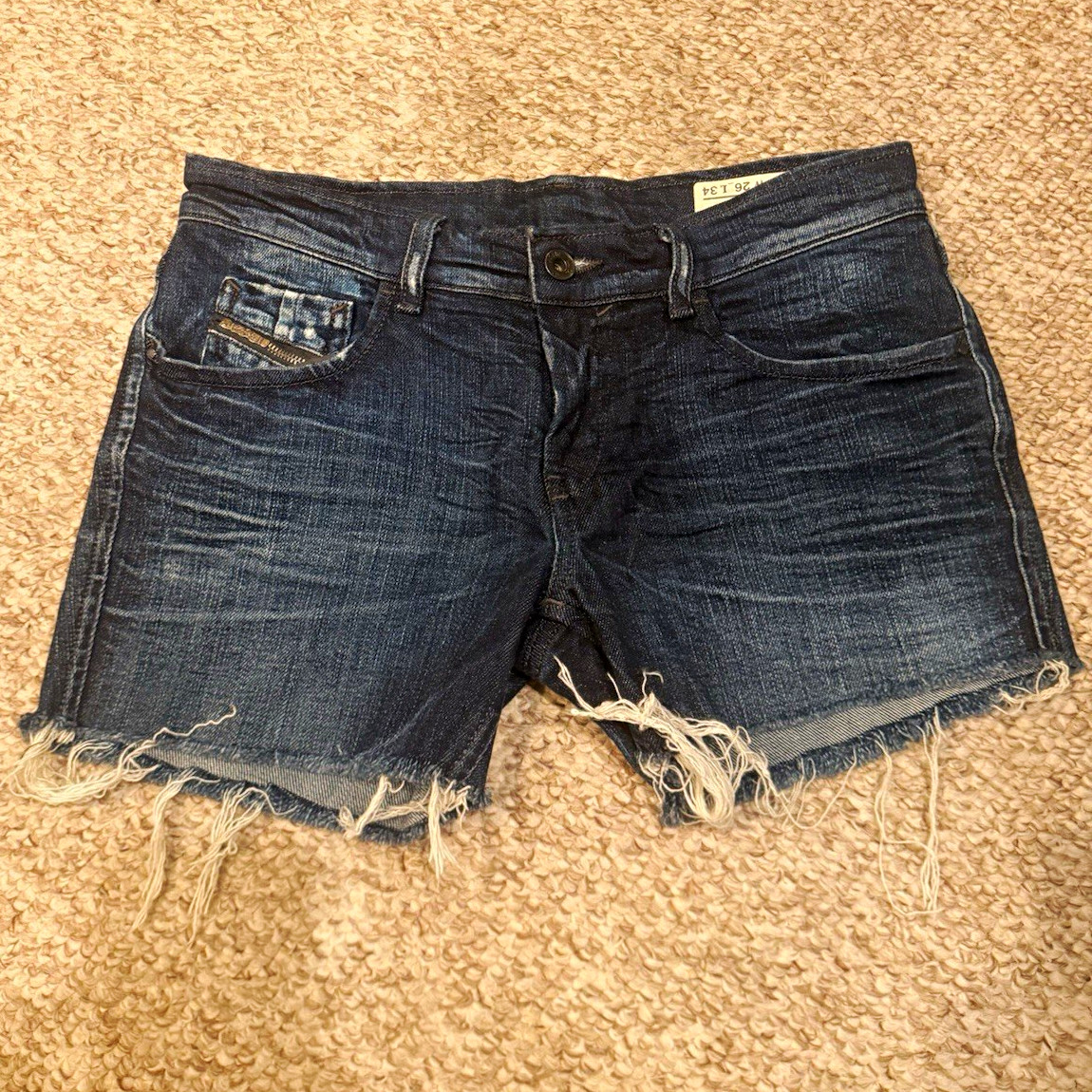 Diesel Zivy Women’s 26 Dark Wash Blue Denim Low Rise Slim Cut-Off Shorts Diesel Zivy Women’s 26 Dark Wash Blue Denim Low Rise Slim Cut-Off Shorts