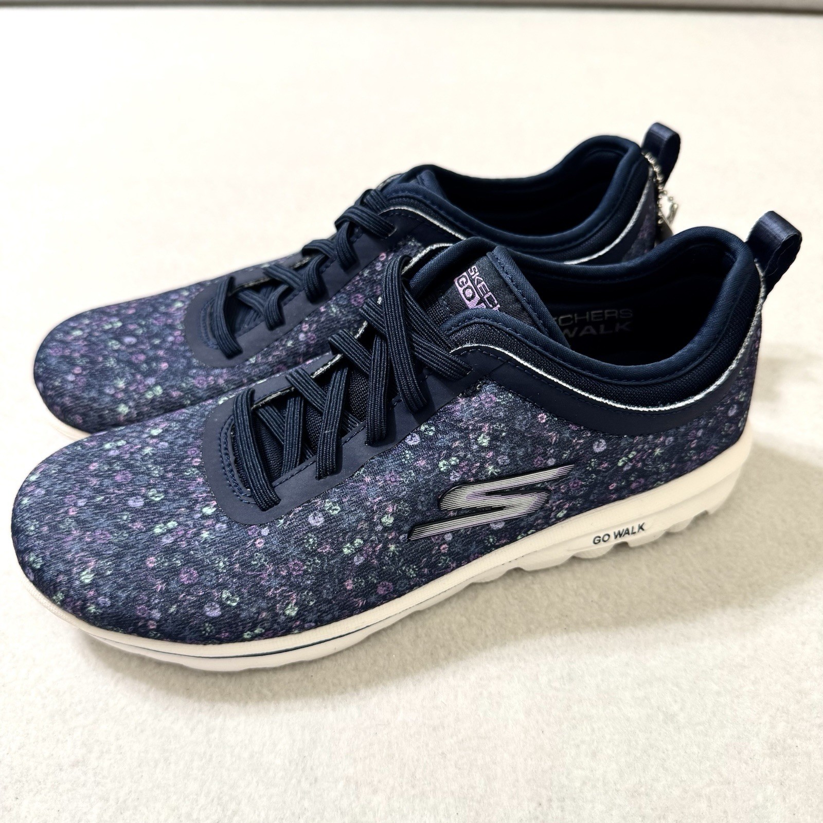 Skechers GOwalk Classic Blooming Blue Floral Slip On Bungee Sneakers Size 6 NWT