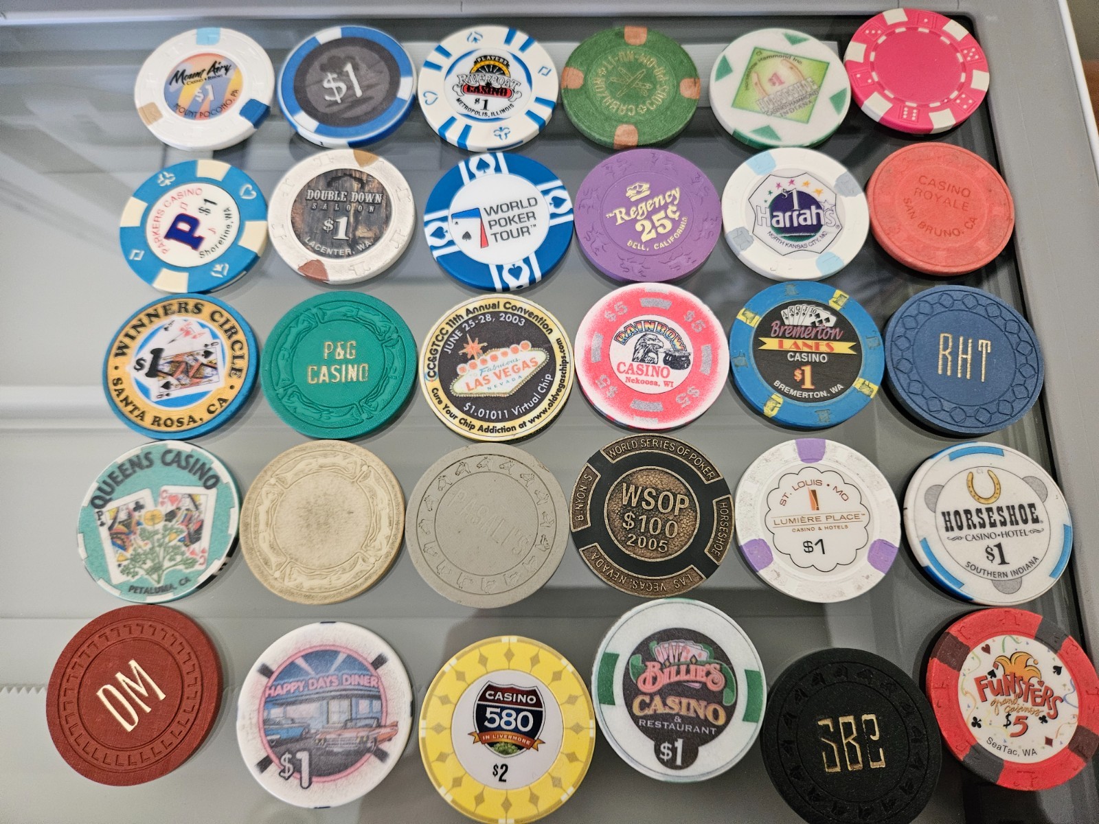 Casino chips lot over 130 chips Non-Vegas plus dice and room key from Las Vegas
