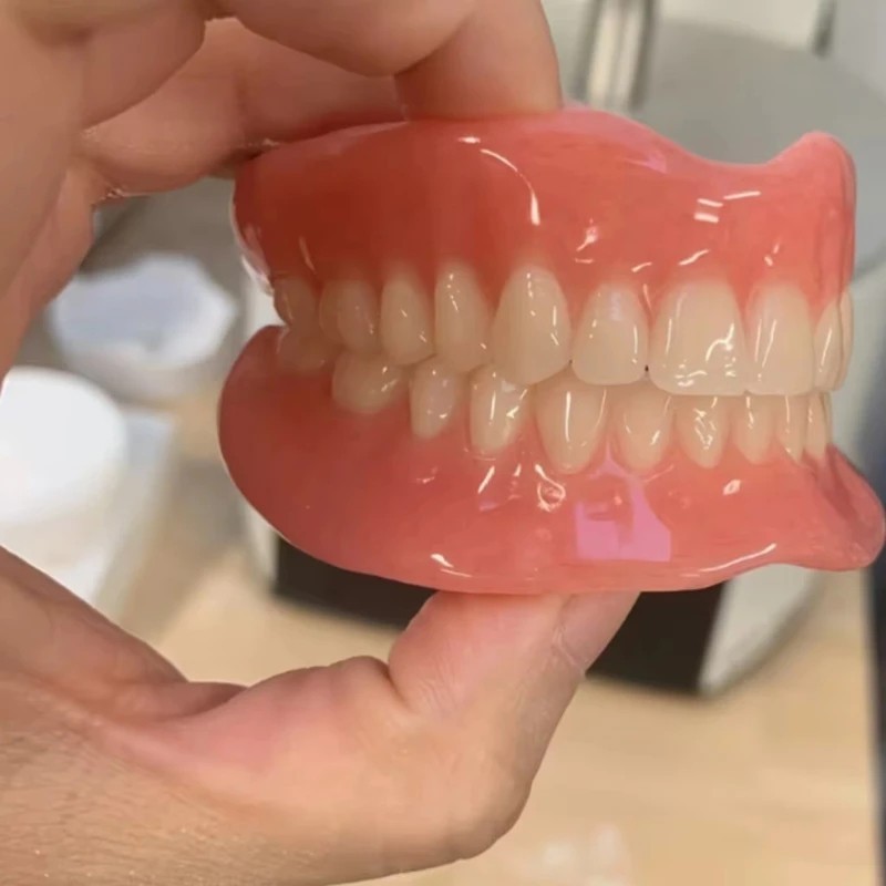 Complete Full Mouth Denture Set with Storage Case Complete Full Mouth Denture Set with Storage Case