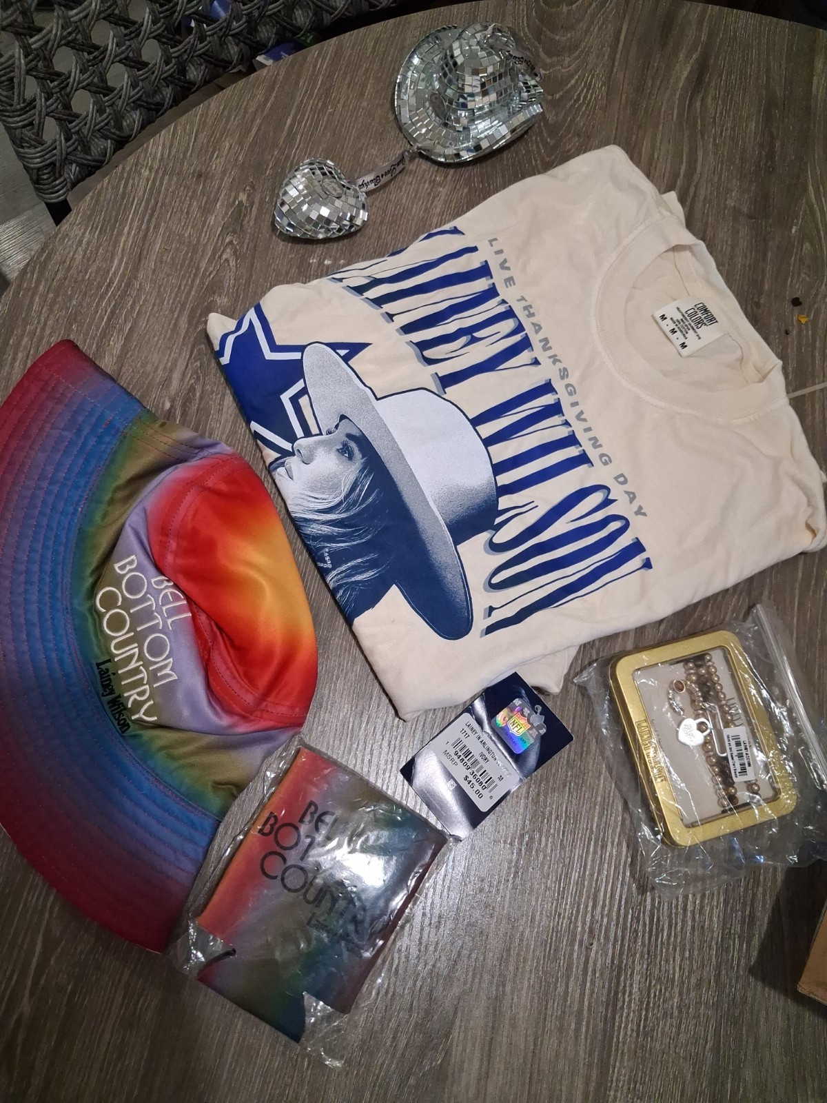 Lainey Wilson Memorabilia Bundle Lainey Wilson Memorabilia Bundle