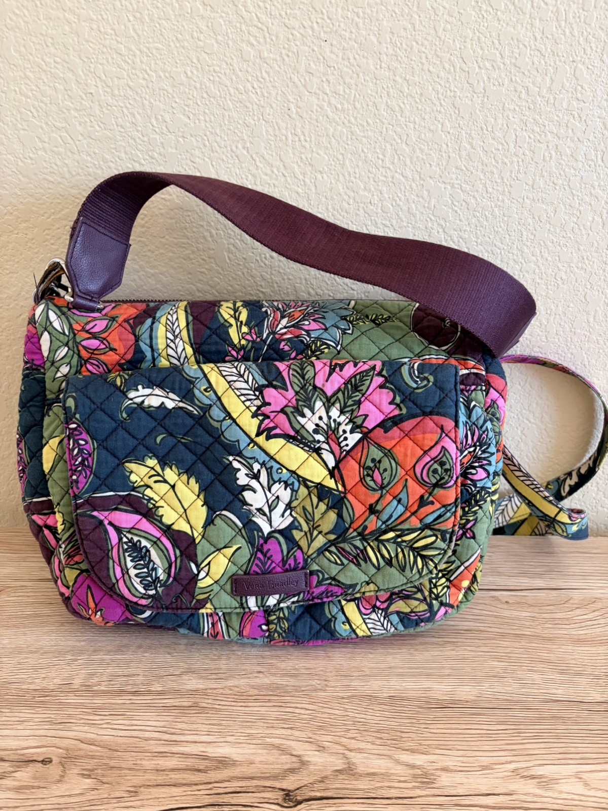 Used Vera Bradly carson shoulder multicoloured floral hobo bad Size Medium Used Vera Bradly carson shoulder multicoloured floral hobo bad Size Medium