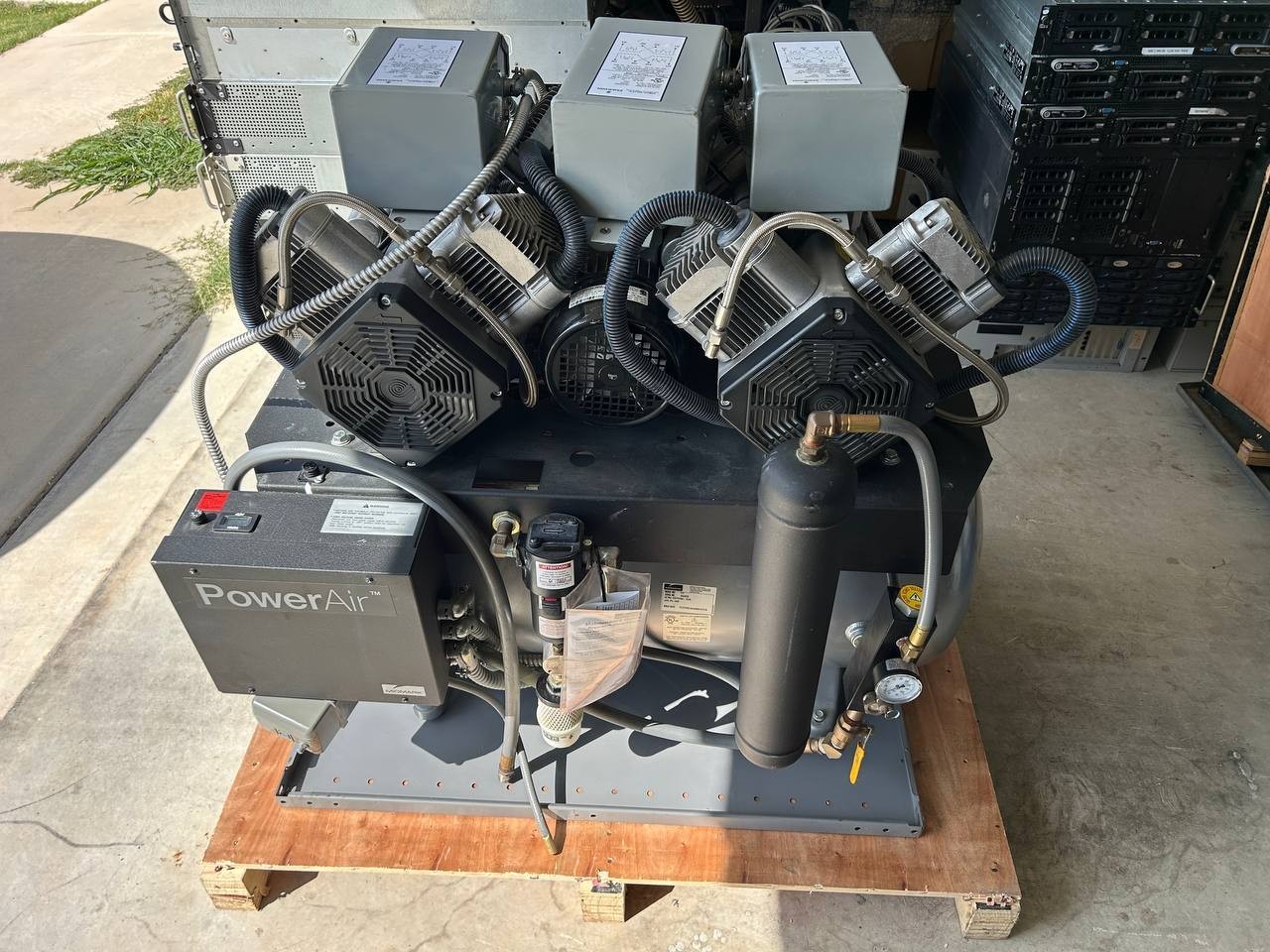 Midmark PowerAir P72 Oil-Less Dental Air Compressor 208/230V 32 Gal.  1016 hours