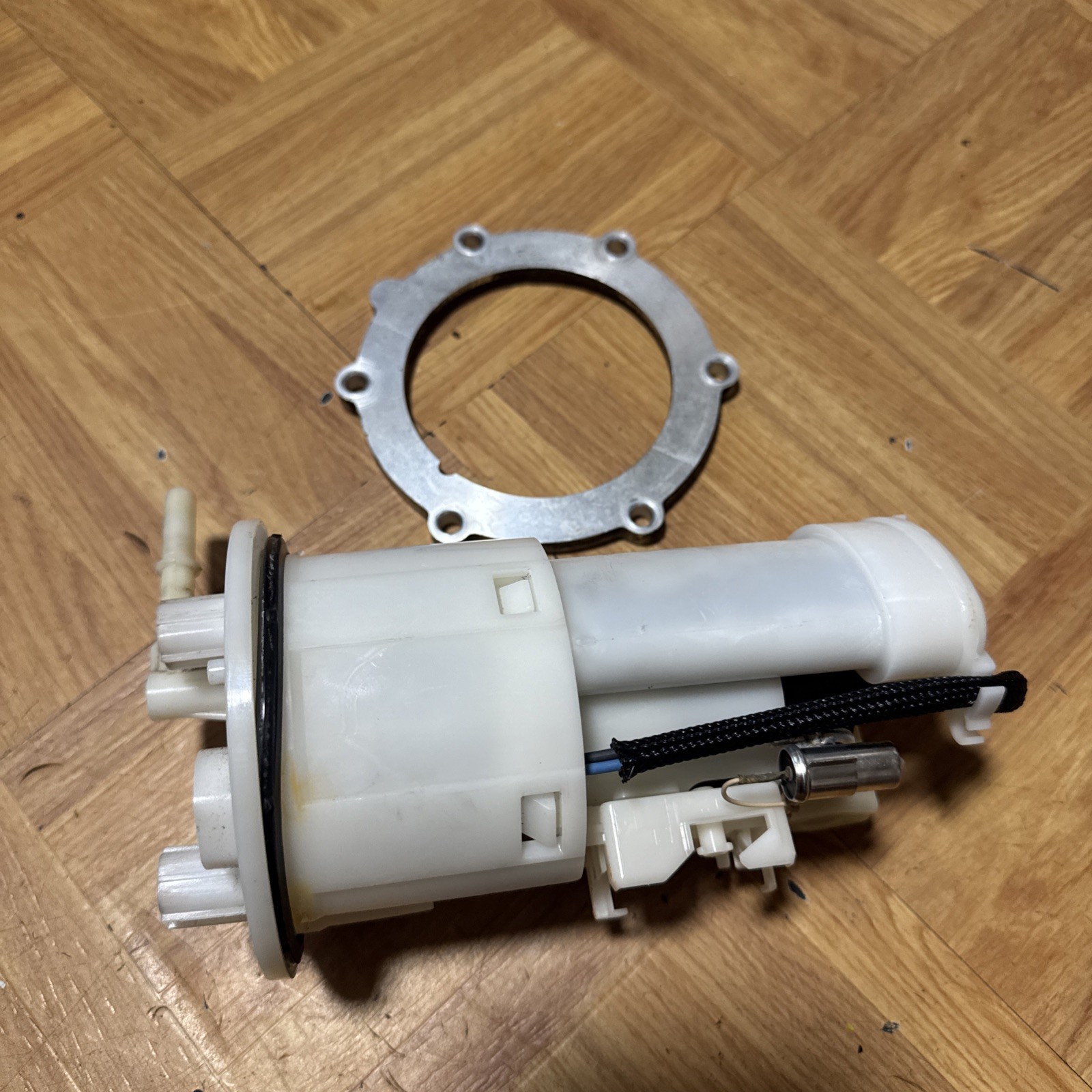 2009 08-12 Triumph Street Triple 675 OEM Fuel Pump Gas Petrol Assy Tested 2009 08-12 Triumph Street Triple 675 OEM Fuel Pump Gas Petrol Assy Tested