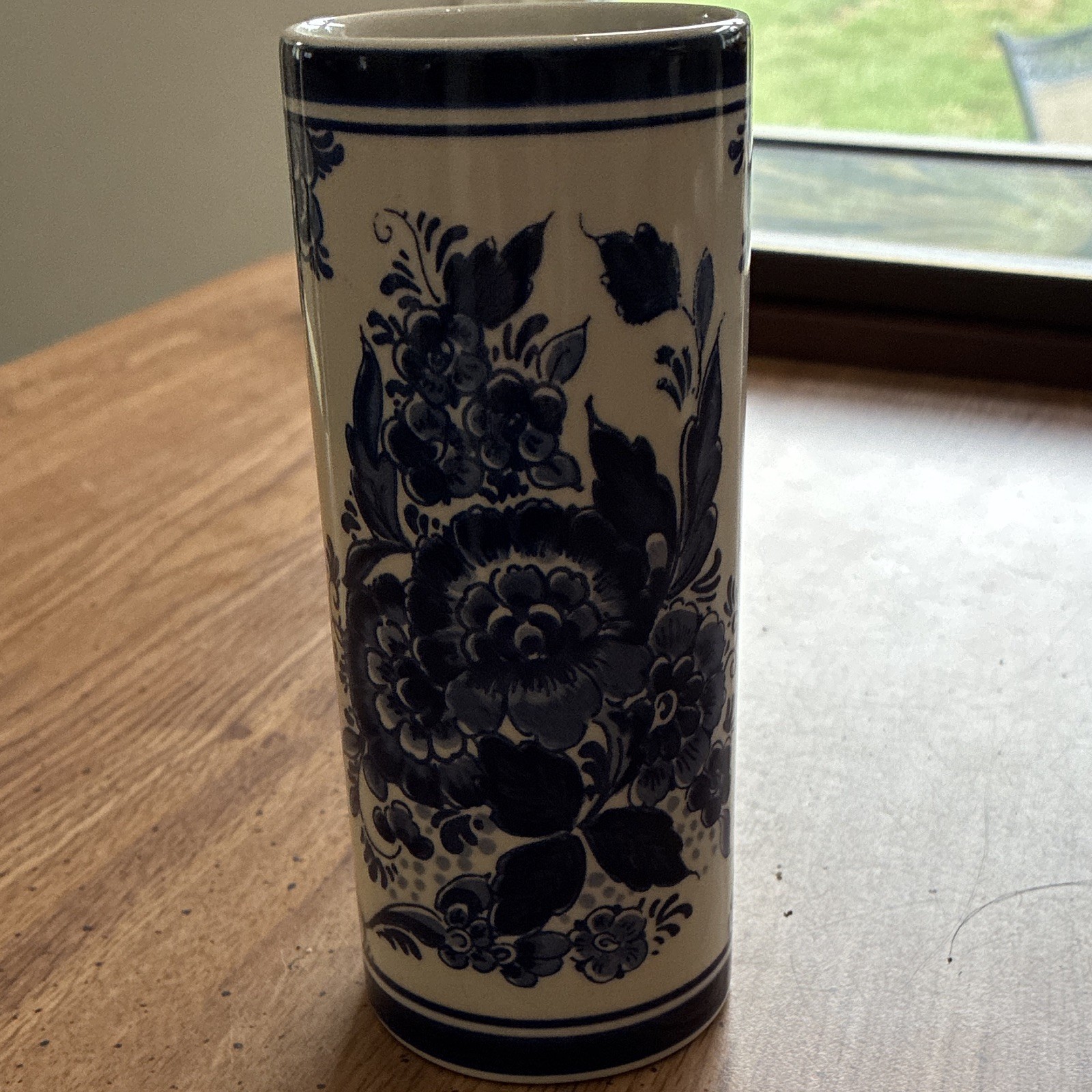 Dutch Delft Blue & White Hand Painted Floral Cylinder Ceramic Vase MPN 401 Dutch Delft Blue & White Hand Painted Floral Cylinder Ceramic Vase MPN 401