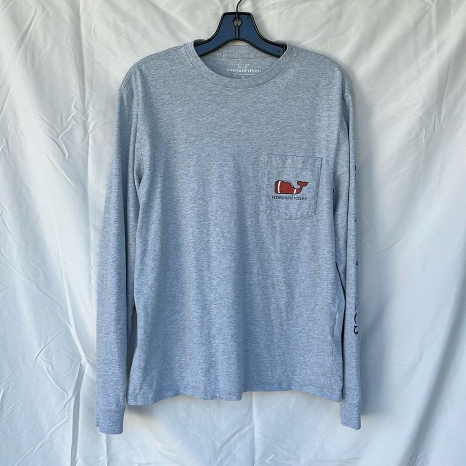 Vineyard Vines grey long sleeve pocket tee sz small football unisex ๐ Vineyard Vines grey long sleeve pocket tee sz small football unisex ๐