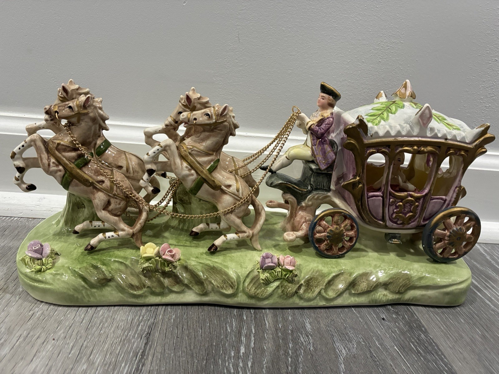 Vintage Capodimonte Armani Horse Drawn Royal Carriage Cinderella Porcelain Rare Vintage Capodimonte Armani Horse Drawn Royal Carriage Cinderella Porcelain Rare