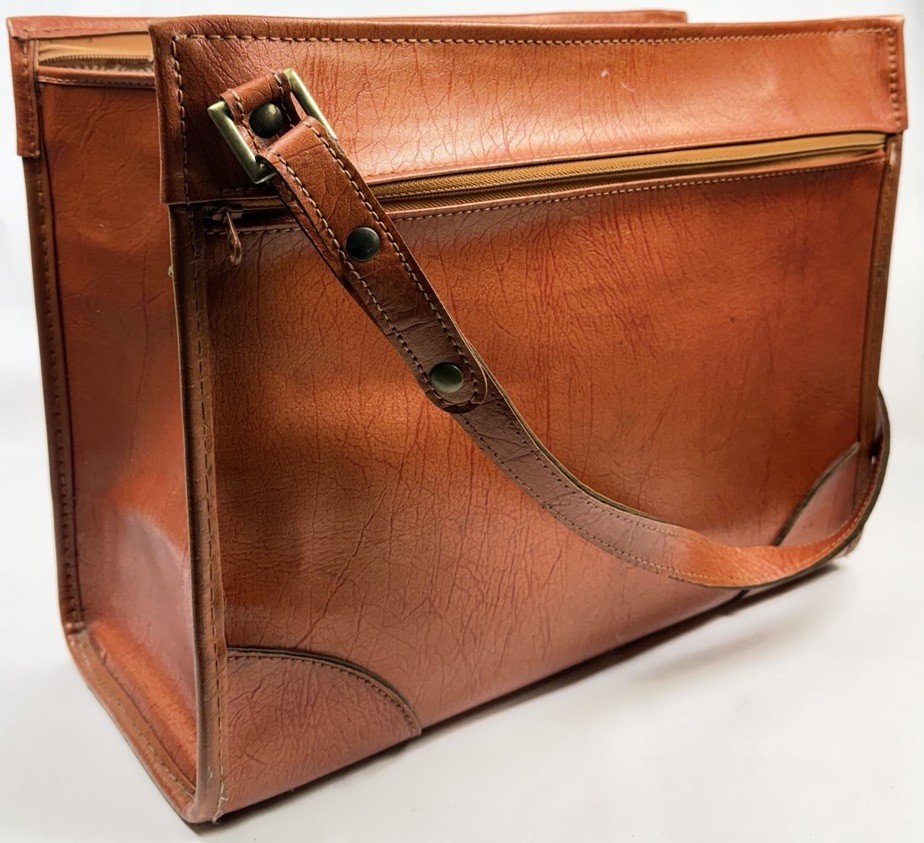Vintage Hartmann Luggage Leather Travel Shoulder Bag 17x13x7 Cognac Brown