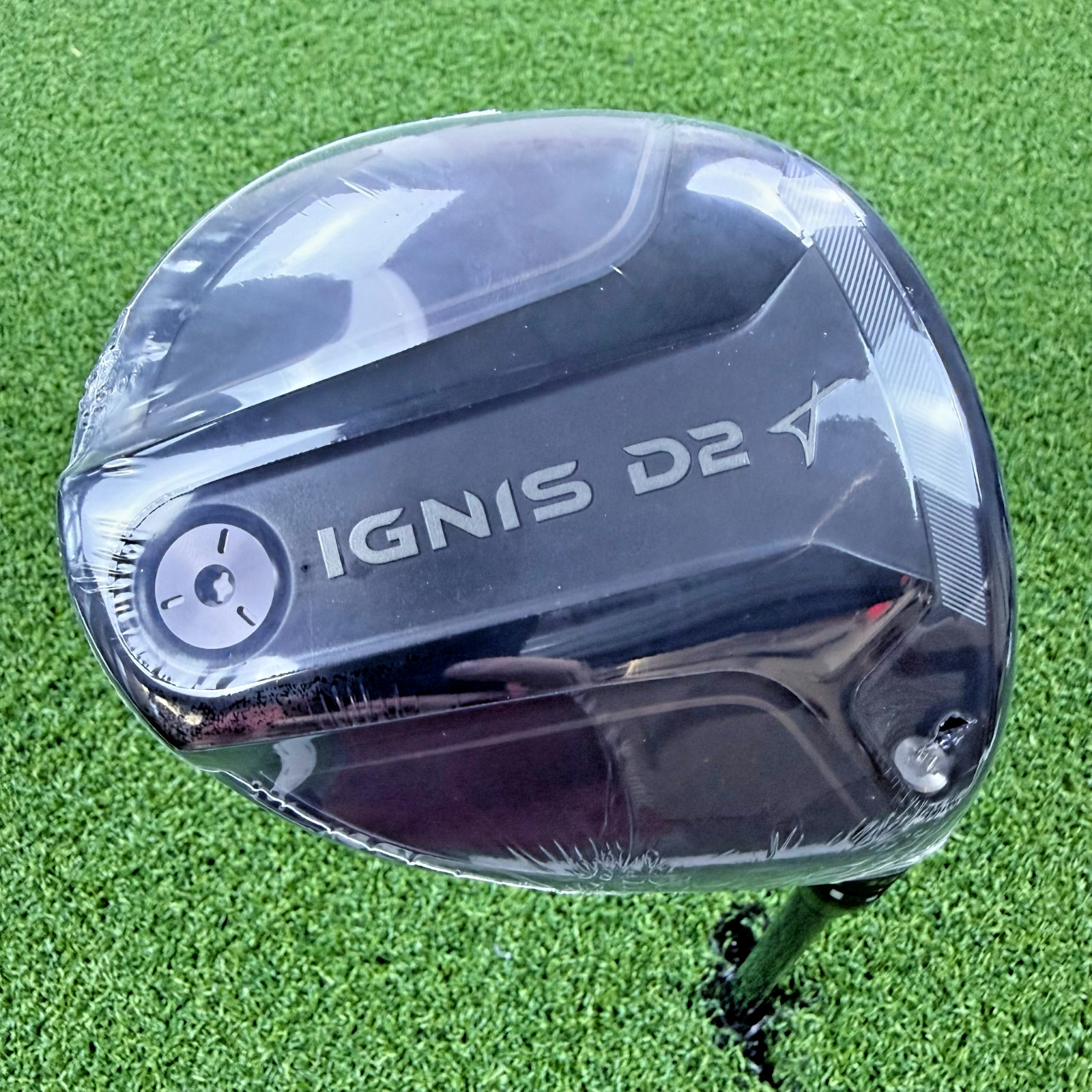 Takomo Ignis D2 Driver RH 10.5° Ventus Blue 6 X Stiff Shaft Lamkin Grip + HC Takomo Ignis D2 Driver RH 10.5° Ventus Blue 6 X Stiff Shaft Lamkin Grip + HC