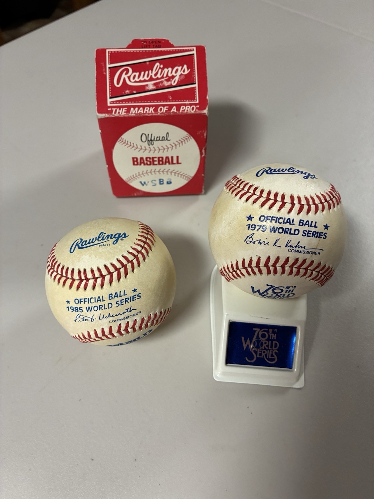 Rawlings 1979 & 1985 World Series Official Baseball with Box and Stand Rawlings 1979 & 1985 World Series Official Baseball with Box and Stand
