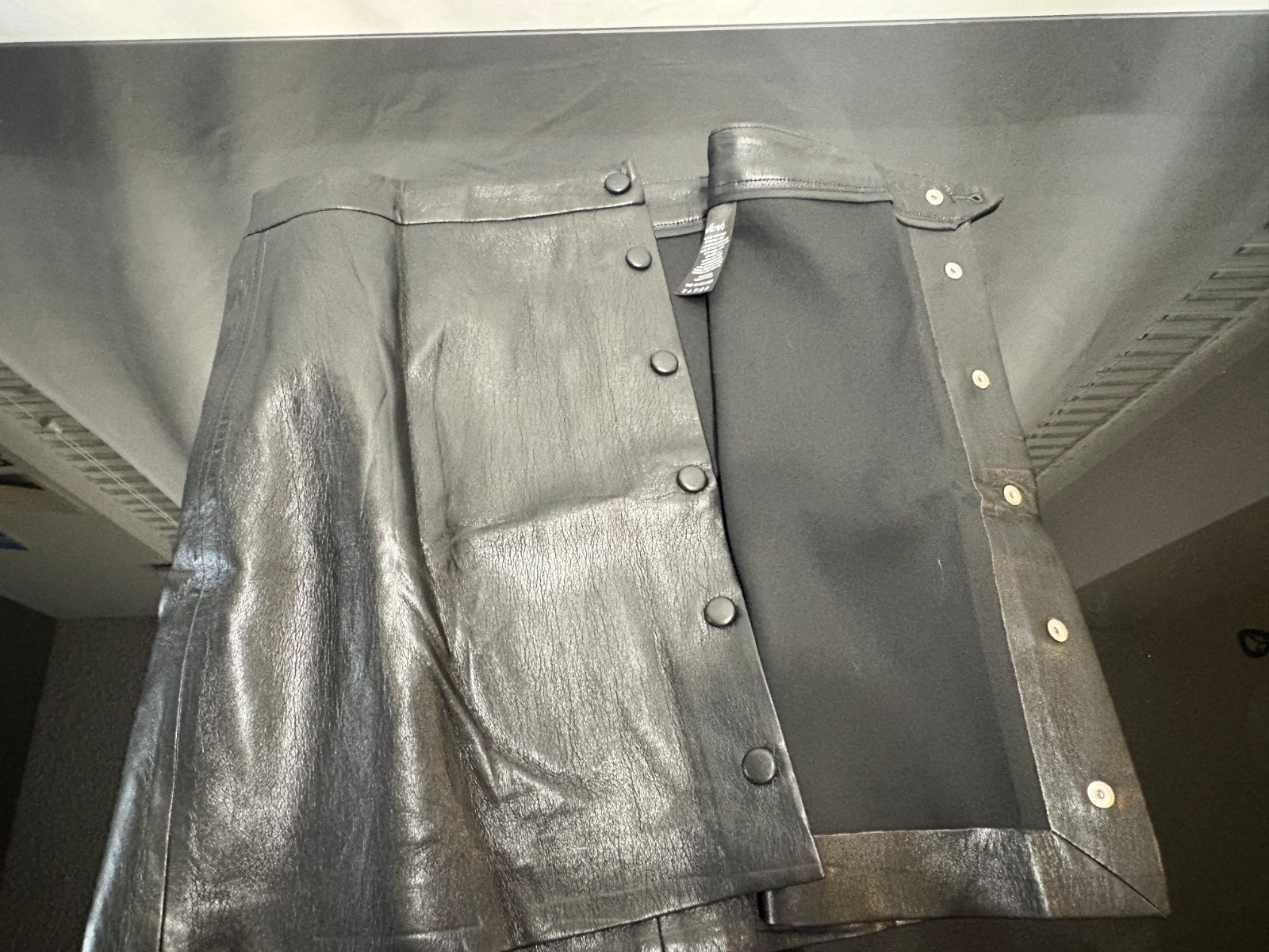 Aritzia Wilfred Black Faux Leather Mini Skirt Women’s Size 10
