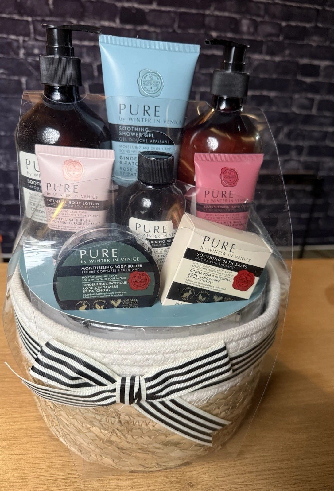 PURE by Winter in Venice bath and body gift set