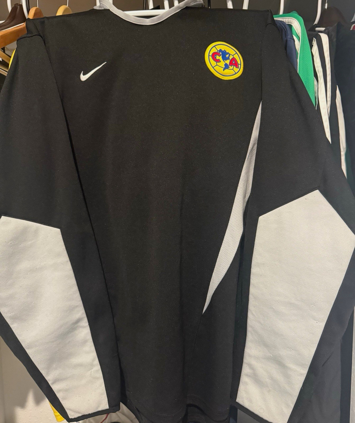 Nike 2003 Club América GK jsrsey RARE Size (M) oversized can fit (L) Nike 2003 Club América GK jsrsey RARE Size (M) oversized can fit (L)