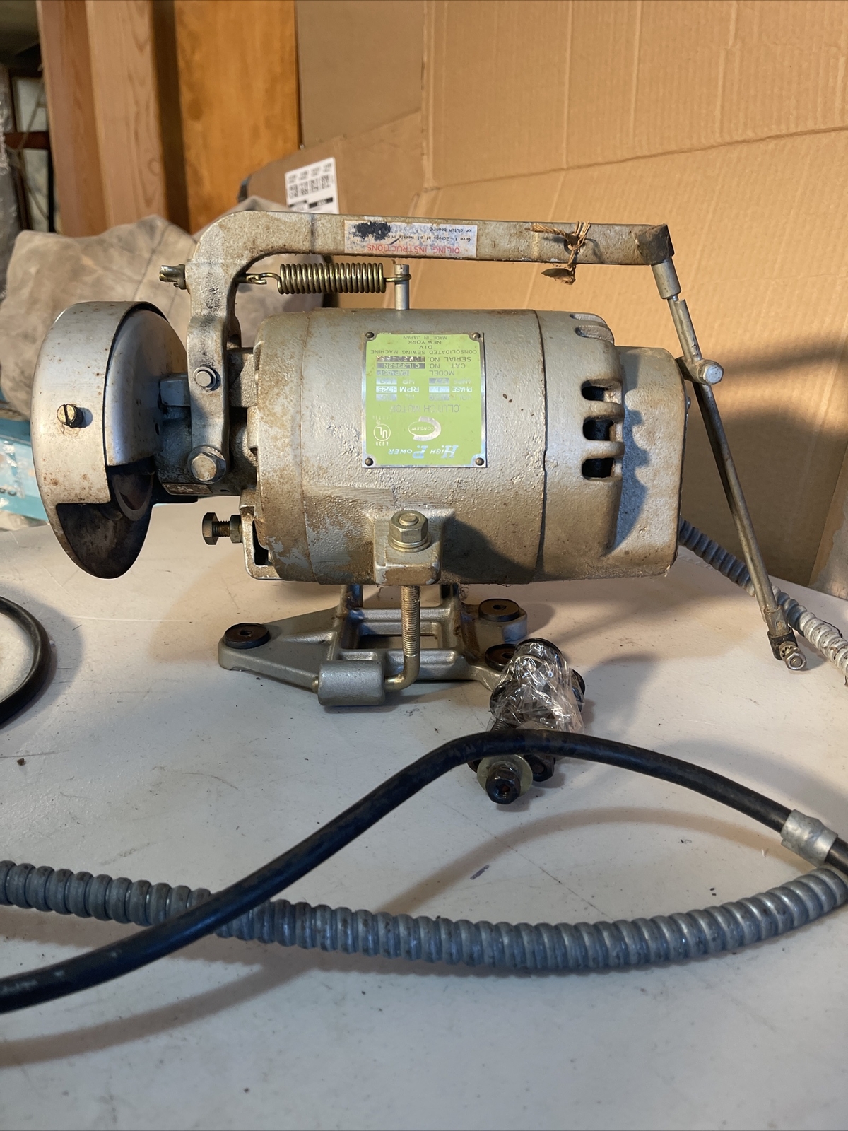 Vintage Consew Industrial Sewing Machine Clutch Motor 115V (1/3HP) 1725 RPM Vintage Consew Industrial Sewing Machine Clutch Motor 115V (1/3HP) 1725 RPM