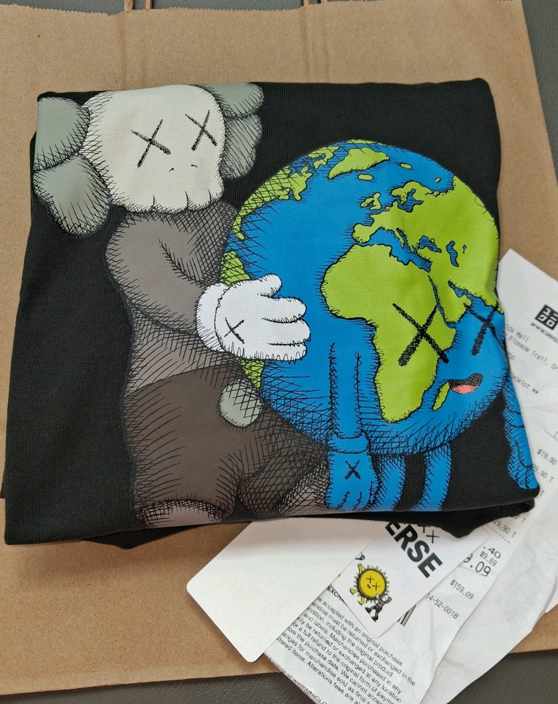 Kaws x Uniqlo Universe Earth Graphic T-Shirt XL Dark Gray New Ships Fast π Kaws x Uniqlo Universe Earth Graphic T-Shirt XL Dark Gray New Ships Fast π