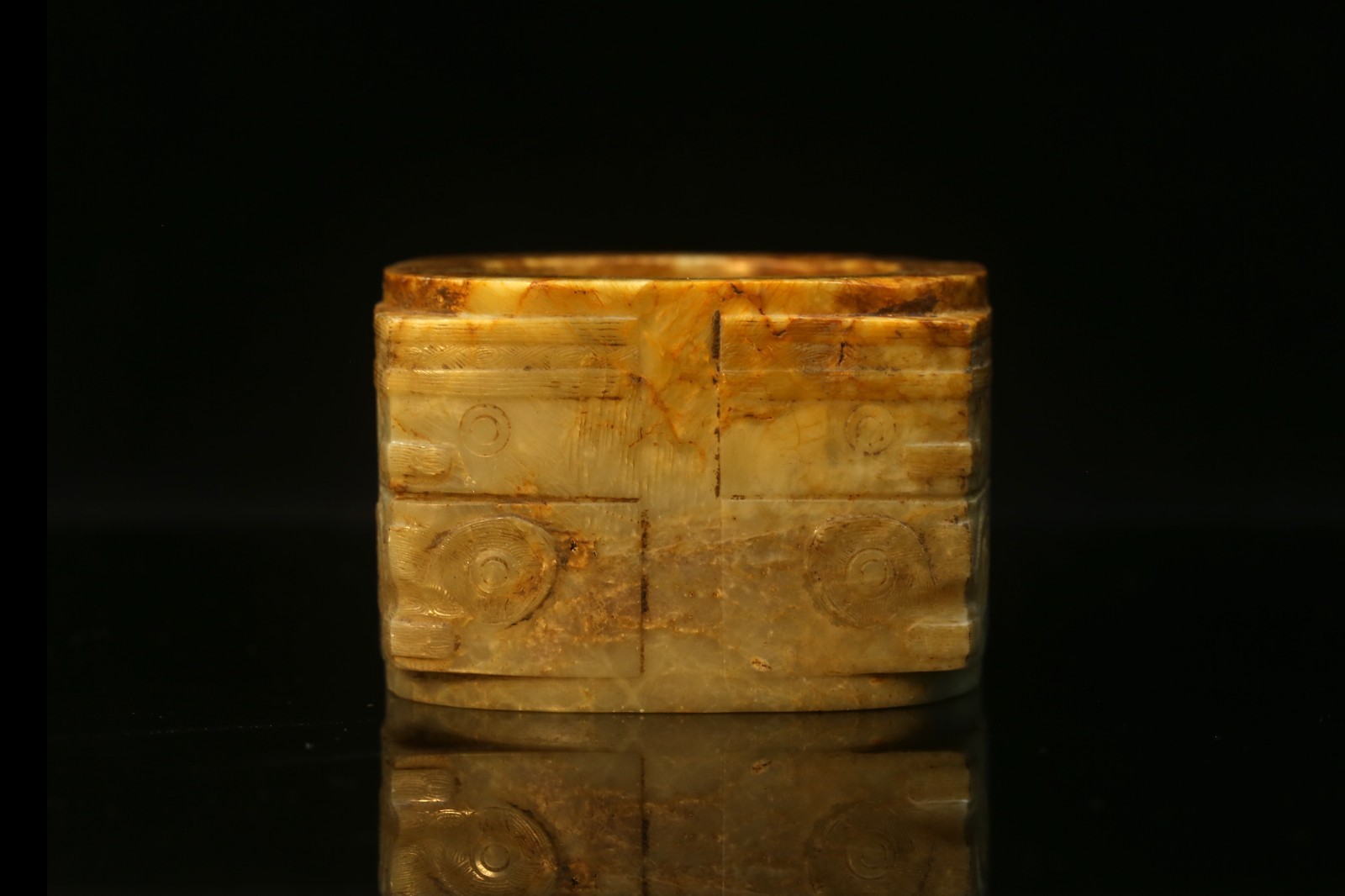 A Carved Jade \'Cong\' A Carved Jade \'Cong\'