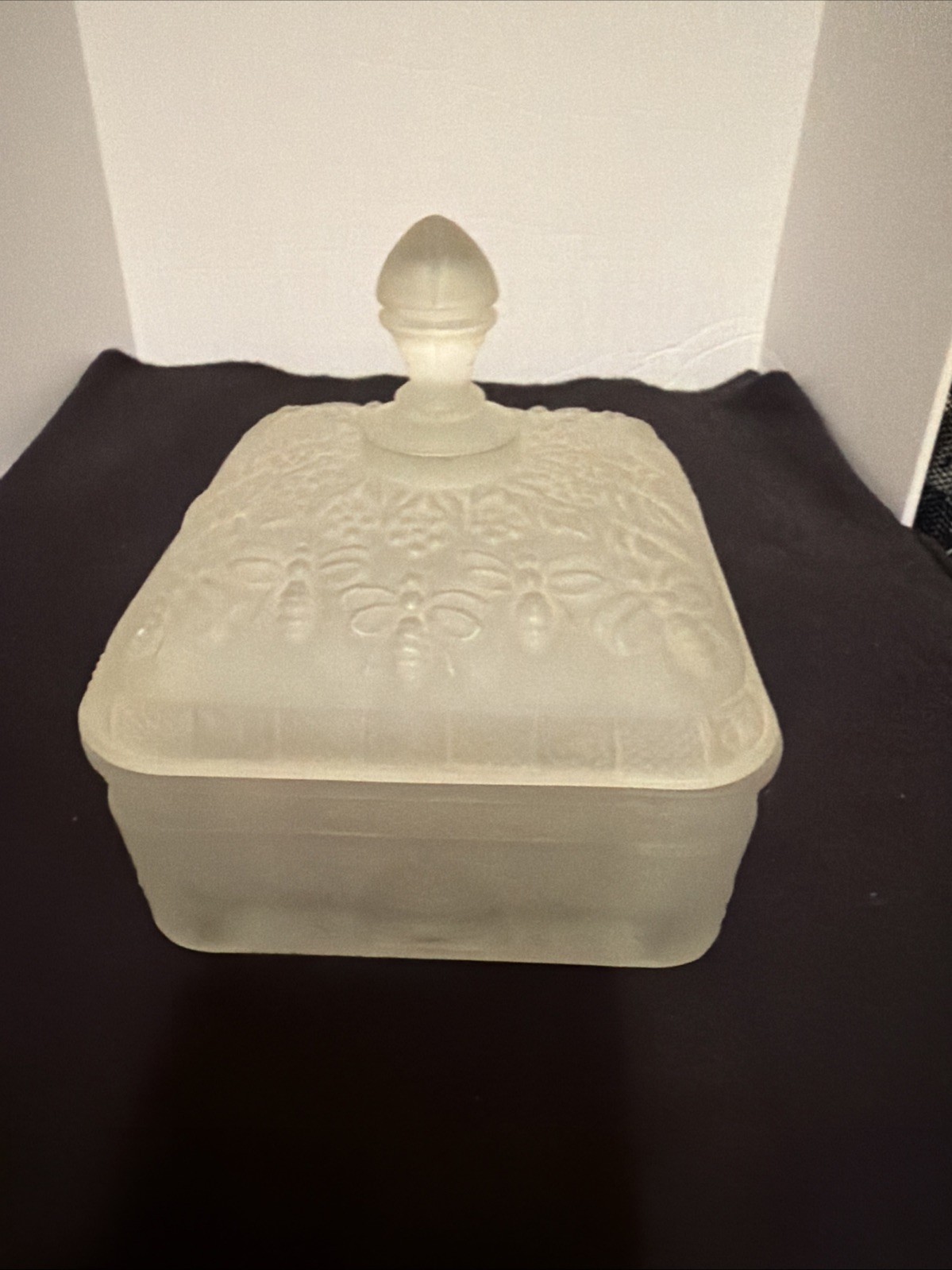Vintage Indiana Glass Tiara Bee Hive Honey Box Candy Dish Frosted White 1979