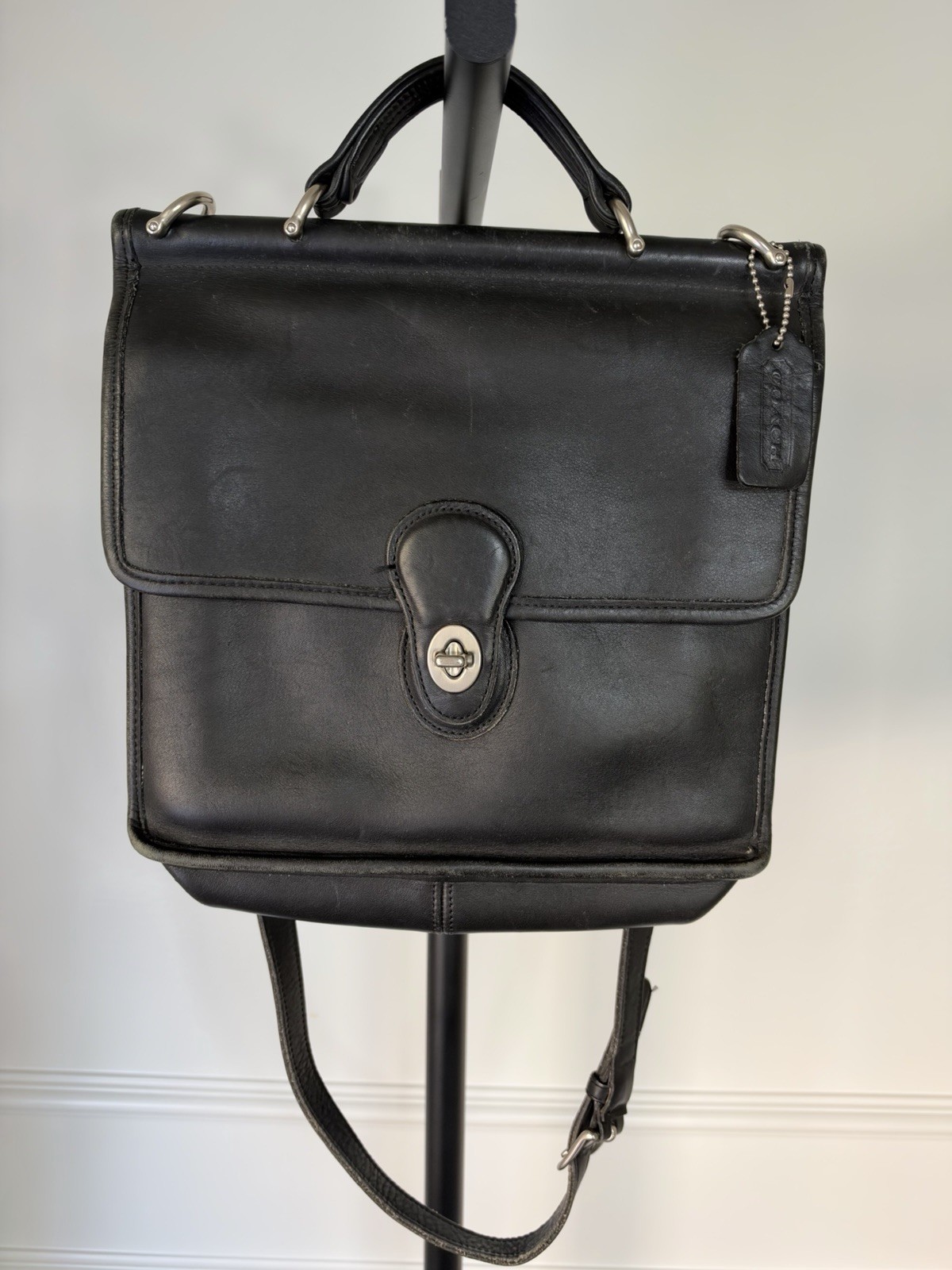 Vintage 1990\'s Coach Willis 9927 Black Leather Turnlock Crossbody Bag Vintage 1990\'s Coach Willis 9927 Black Leather Turnlock Crossbody Bag