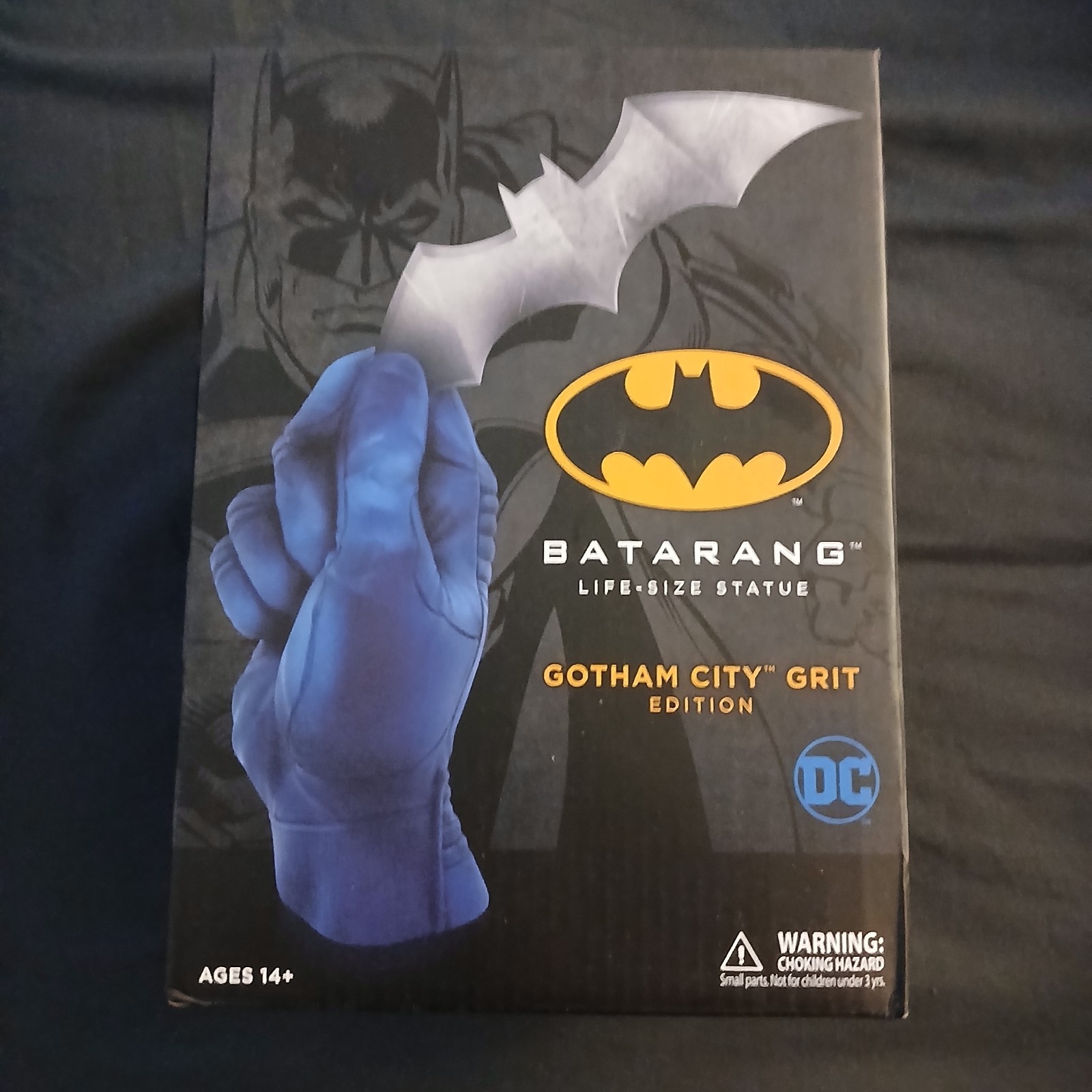 DC CRYPTOZOIC ENTERTAINMENT Batman Batarang Statue Gotham Grit New Sealed - NIB