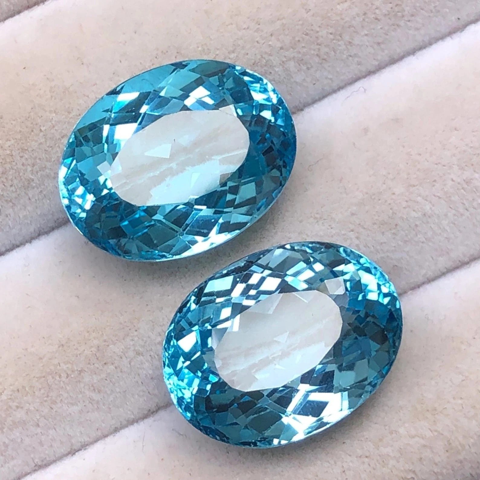 Certified 19.5 Ct Natural Brazilian Blue Aquamarine Oval Cut Loose Gemstone Pair