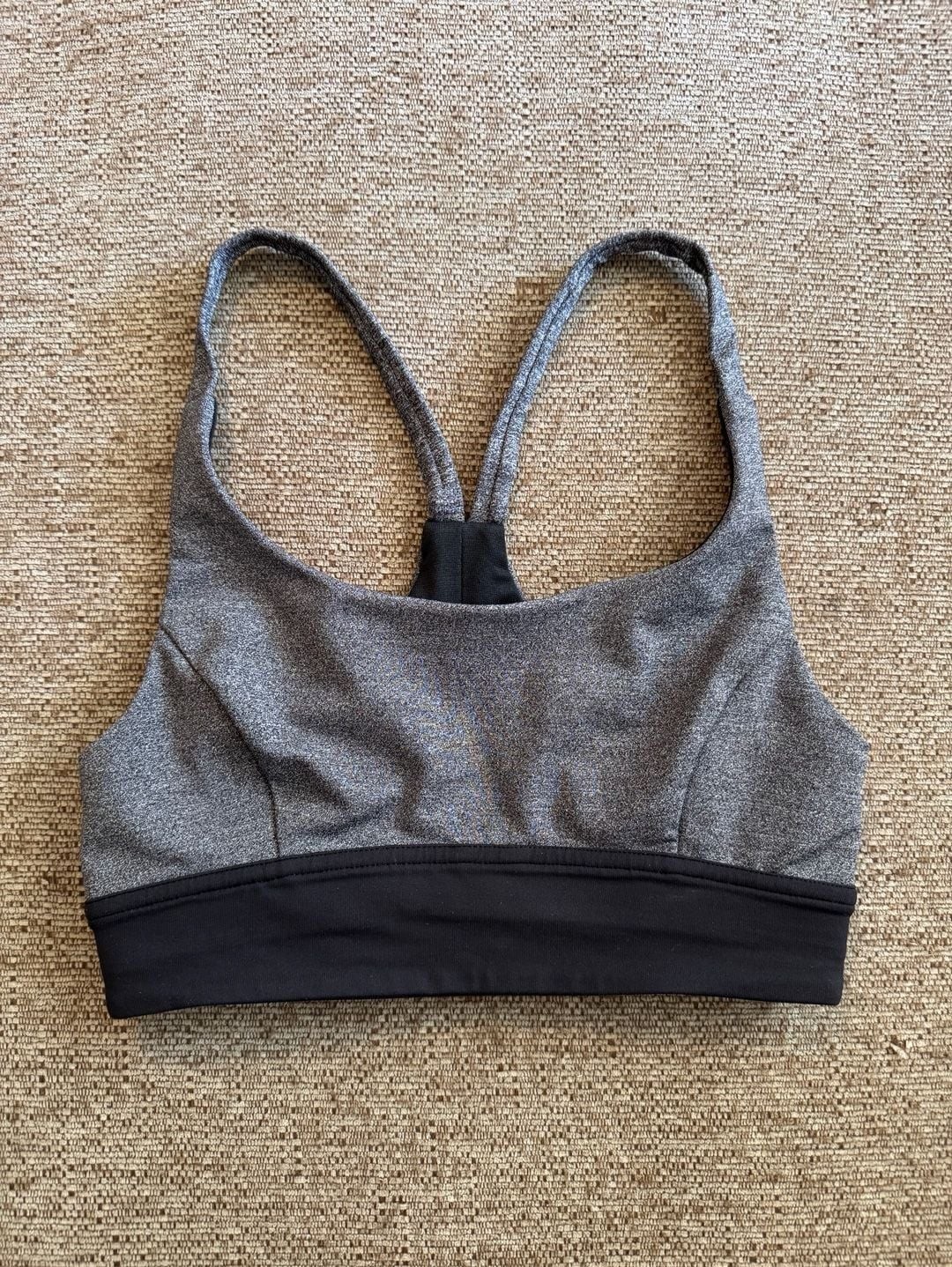 Lululemon Sports Bra Size 2 Heathered Black Grey Mesh Cross Back Lululemon Sports Bra Size 2 Heathered Black Grey Mesh Cross Back