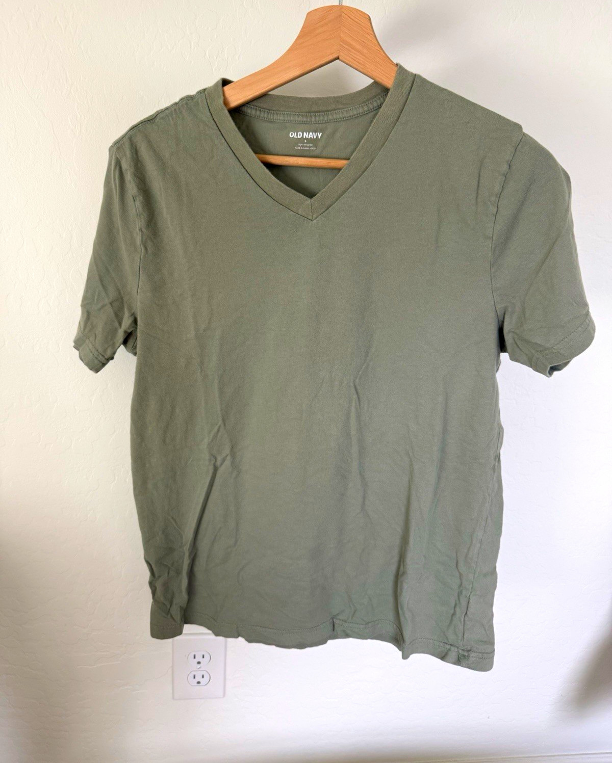 Old Navy Solid V-Neck Short Sleeve Tee Green Men’s S Regular Old Navy Solid V-Neck Short Sleeve Tee Green Men’s S Regular