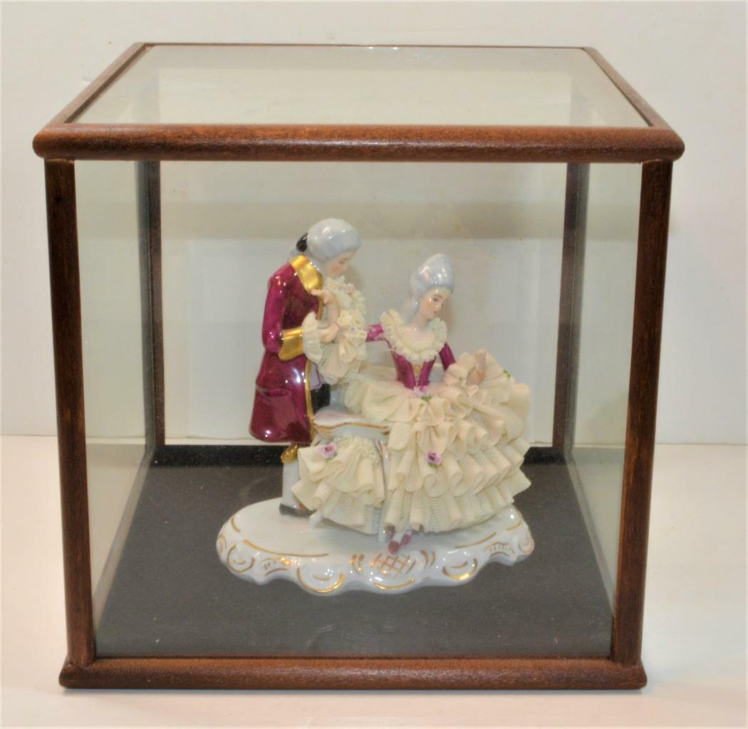Vtg Courting Couple 6\