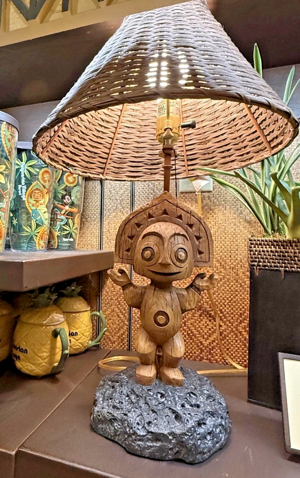 Disney’s Polynesian Village Resort Tiki Maui Table Lamp Wicker Shade NEW Disney’s Polynesian Village Resort Tiki Maui Table Lamp Wicker Shade NEW