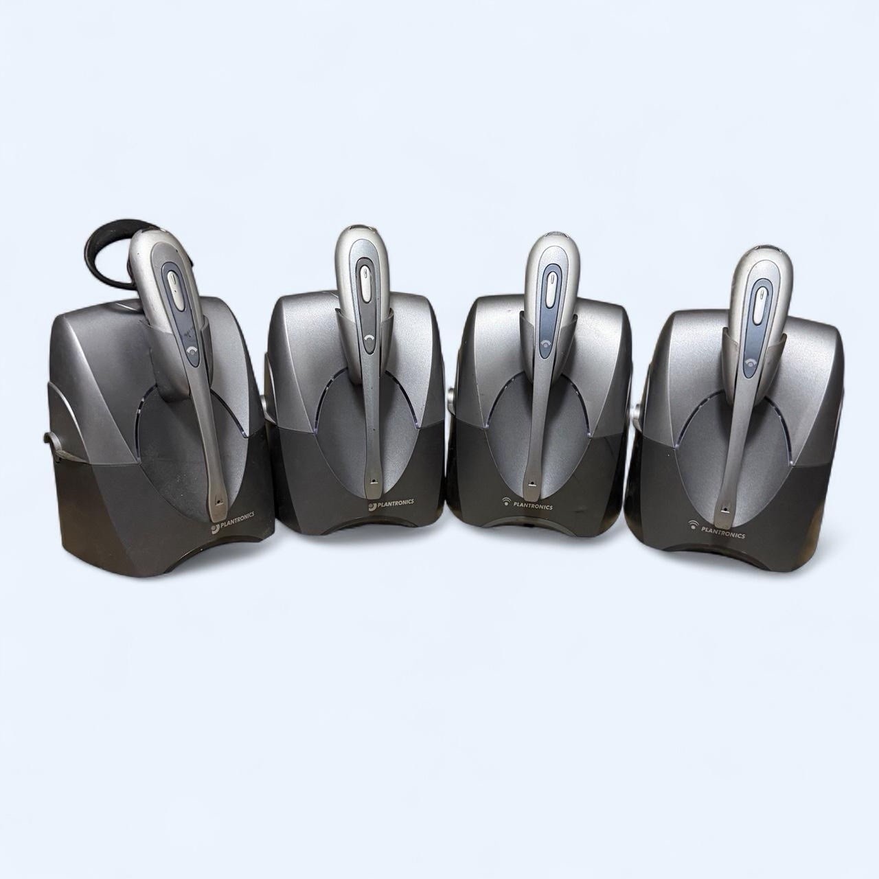 Lot of 4 Plantronics CS55 Wireless Headset System w/ Base Charger, No AC Adapter Lot of 4 Plantronics CS55 Wireless Headset System w/ Base Charger, No AC Adapter