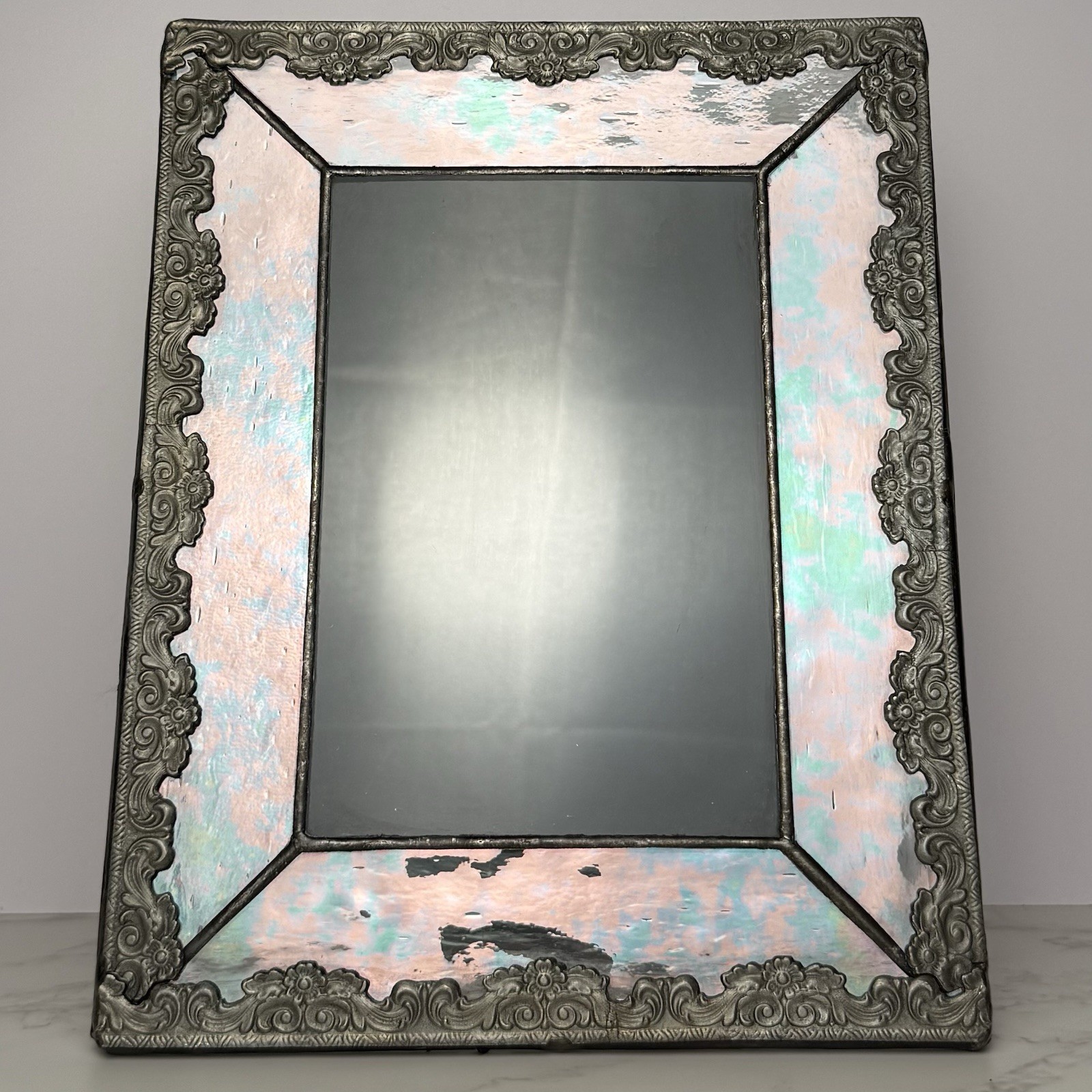 Vintage Ornate Iridescent Glass & Metal Repousse Tabletop Picture Frame For 4x6”