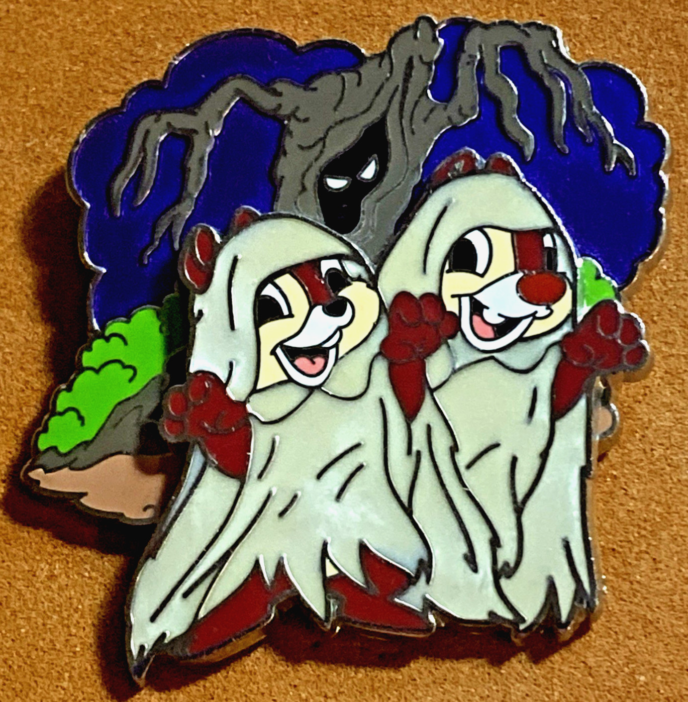 DISNEY WDW 2011 HALLOWEEN GHOULISH GRAVEYARD CHIP & DALE GHOSTS LE 1500 “AP” PIN DISNEY WDW 2011 HALLOWEEN GHOULISH GRAVEYARD CHIP & DALE GHOSTS LE 1500 “AP” PIN