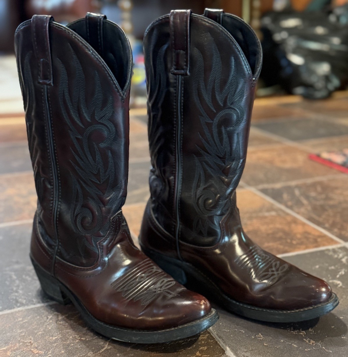 Laredo McComb “Trucker” Western Cowboy Boots Black Cherry Women 10B / Men 8.5D 
