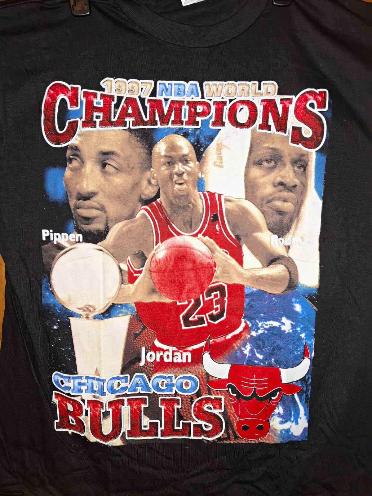 Vintage 1997 Chicago Bulls NBA World Champions T-Shirt XXL Jordan Pippen Rodman Vintage 1997 Chicago Bulls NBA World Champions T-Shirt XXL Jordan Pippen Rodman