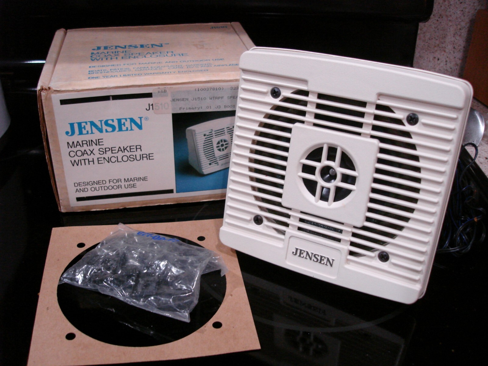 NEW JENSEN j1510 Marine 3” 50 W 2 Way Indoor/Outdoor Coax Speaker w/Enclosure NEW JENSEN j1510 Marine 3” 50 W 2 Way Indoor/Outdoor Coax Speaker w/Enclosure