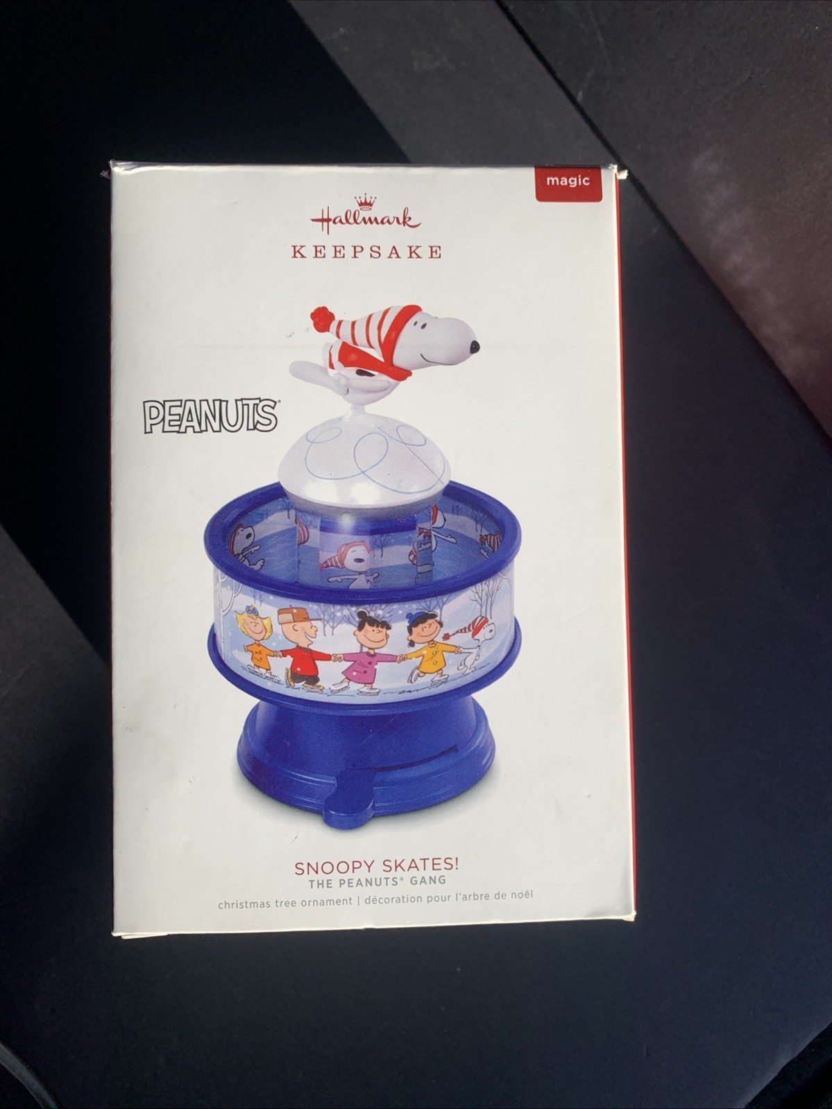 2018 Hallmark Ornament - SNOOPY SKATES - PEANUTS GANG - Light, Sound, Motion NIB