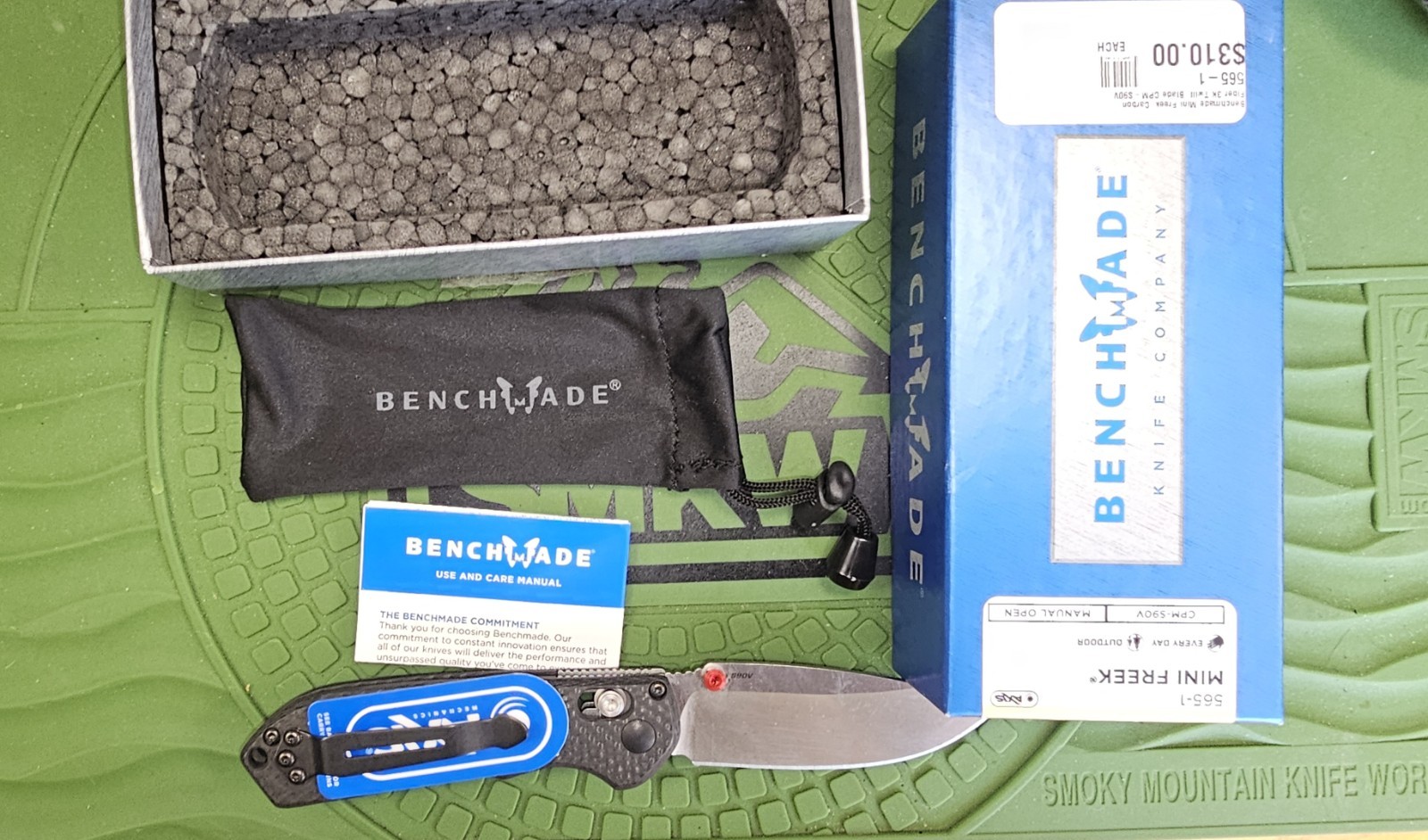 Benchmade Knives 565-1 Mini Freek Carbon Fiber CPM S90V Knife USA Authentic Benchmade Knives 565-1 Mini Freek Carbon Fiber CPM S90V Knife USA Authentic