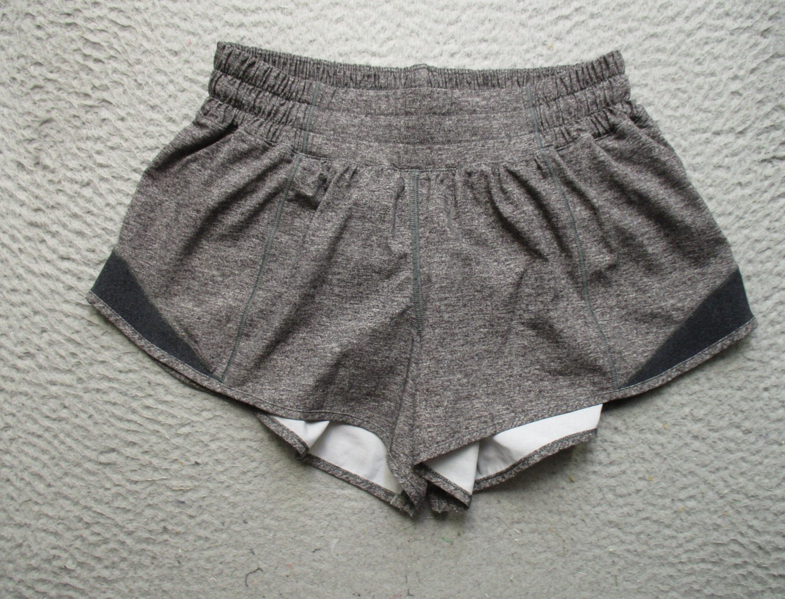 Lululemon Hotty Hot Shorts Womens 4 Gray Lined Mesh Running Athletic Gym