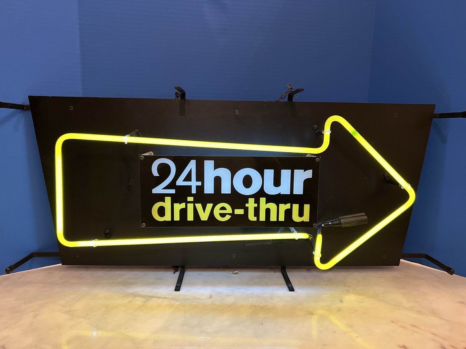 Original Y2K McDonald’s 24 Hour Drive-Thru Neon Arrow Everbrite Sign Works 2002