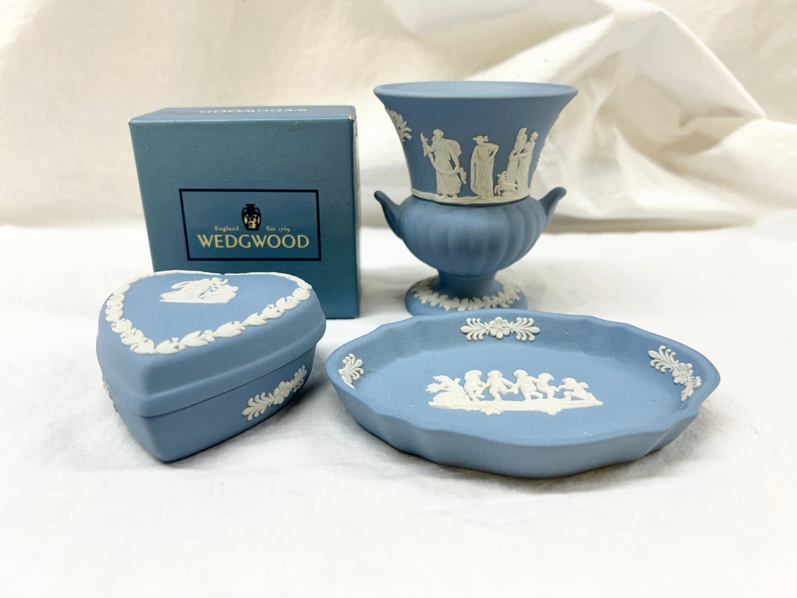 Vintage Wedgewood Jasperware Heart Trinket Box, 2-Handled Vase, Platter EX COND