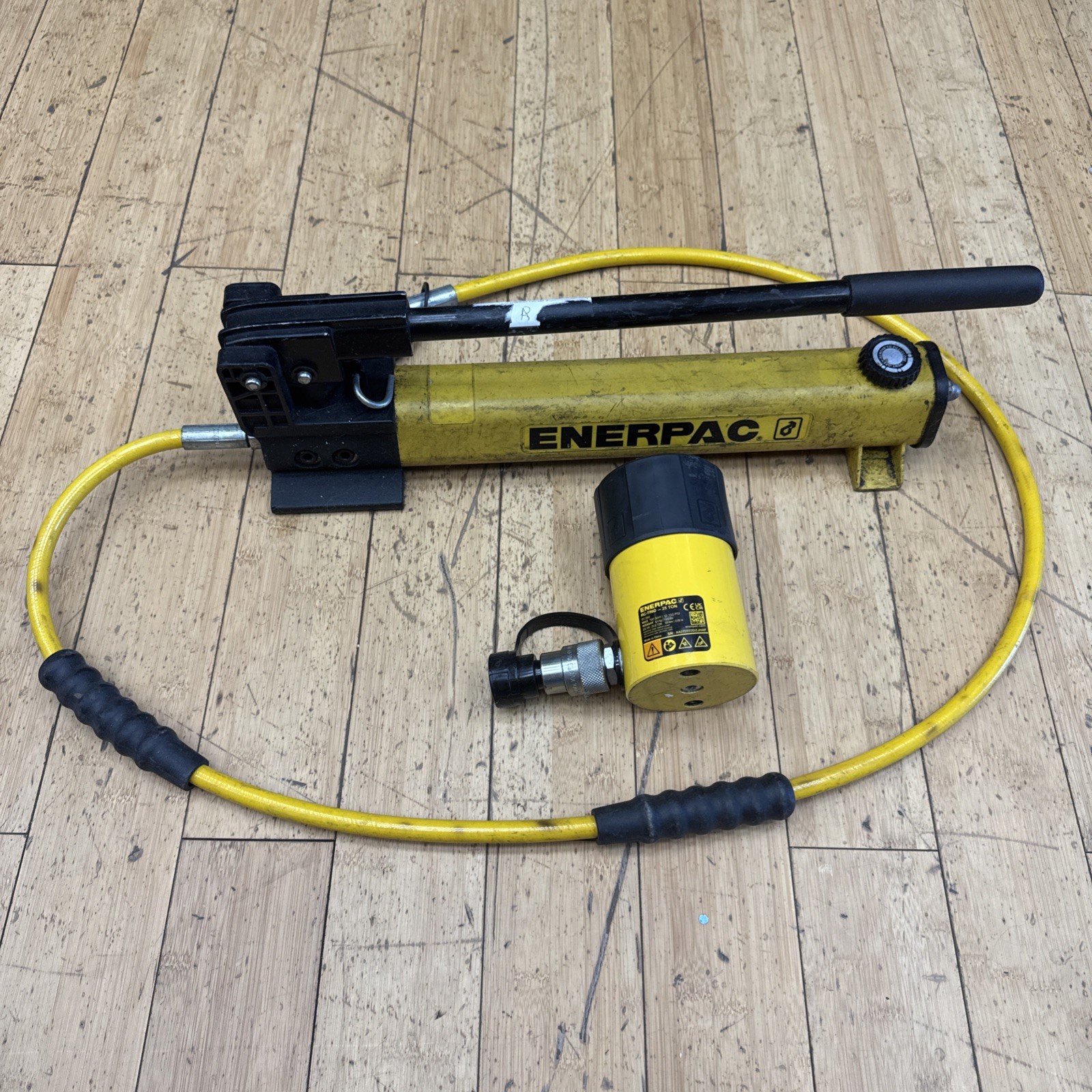 Enerpac Hollow Ram RC252 25T P392 Pump Gauge Hose Set