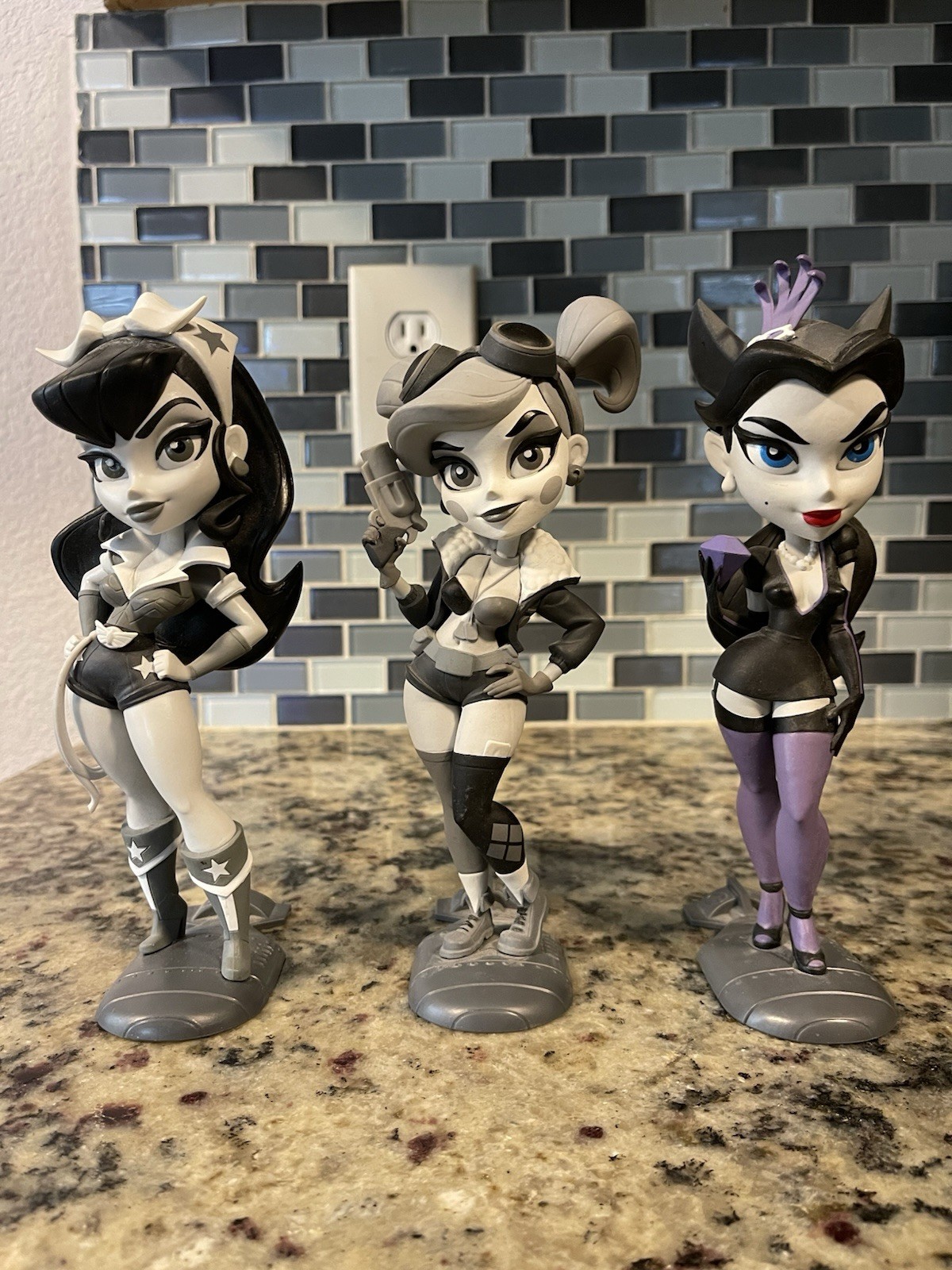 Cryptozoic DC Bombshells Noir Sketch Wonder Woman Harley Quinn Catwoman Lot 3