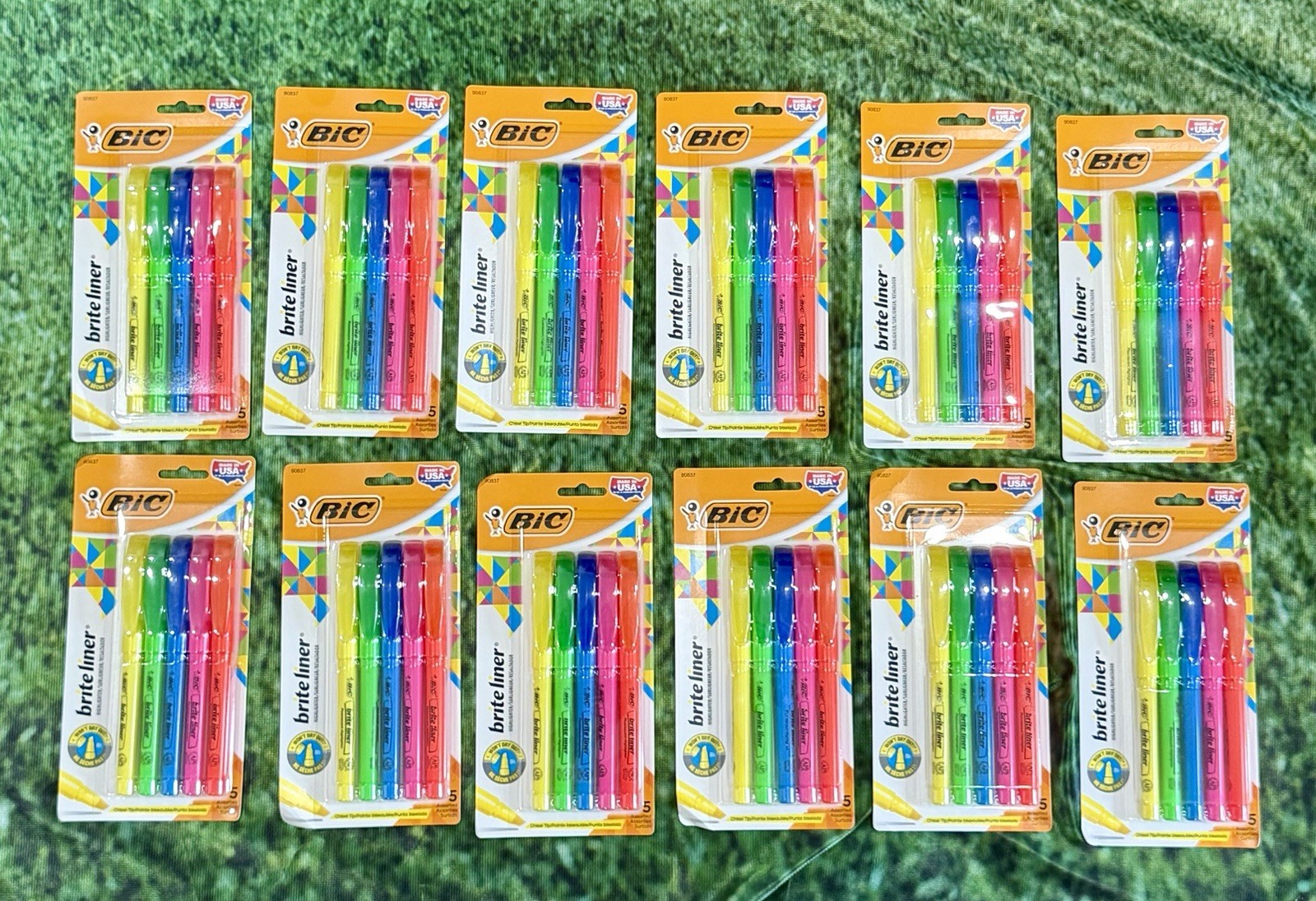 (12) Five Pack BiC Brite Liner Highlighter, Assorted Colors 90837 TOTAL OF 60 (12) Five Pack BiC Brite Liner Highlighter, Assorted Colors 90837 TOTAL OF 60
