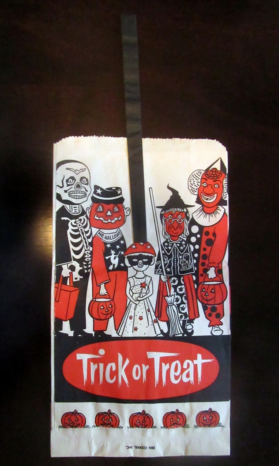 Circa 1950s Ben Cooper Costume Halloween Trick-or-Treat Paper Sack Skeleton ++