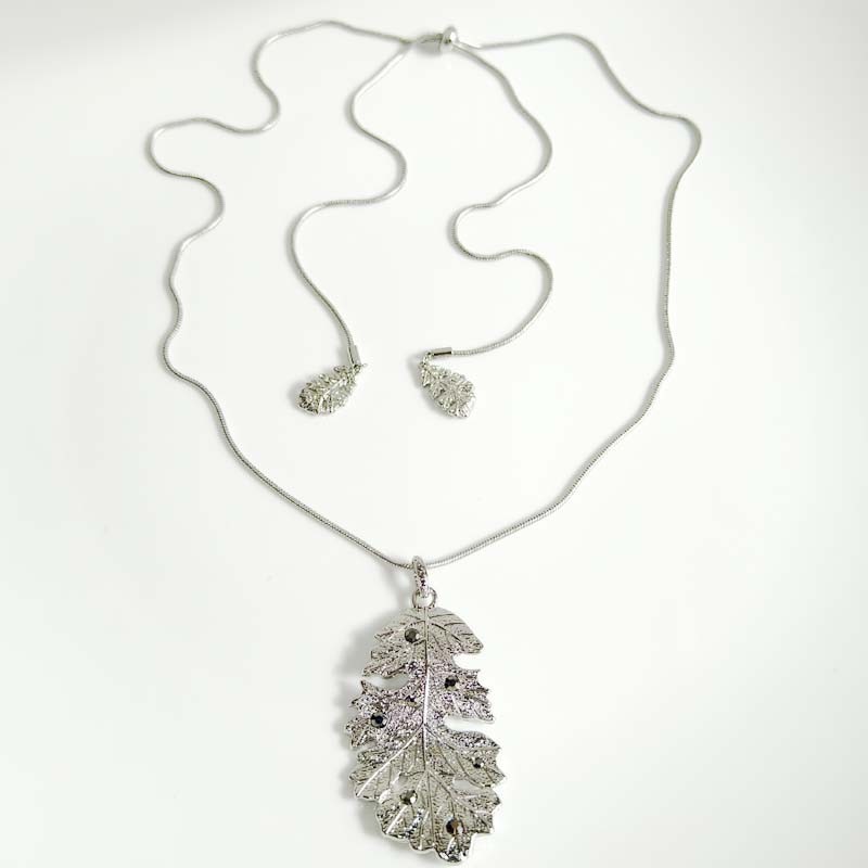 Chicos Leaf Pendant Necklace Adjustable Chic Women Party Vacation Jewelry Gift