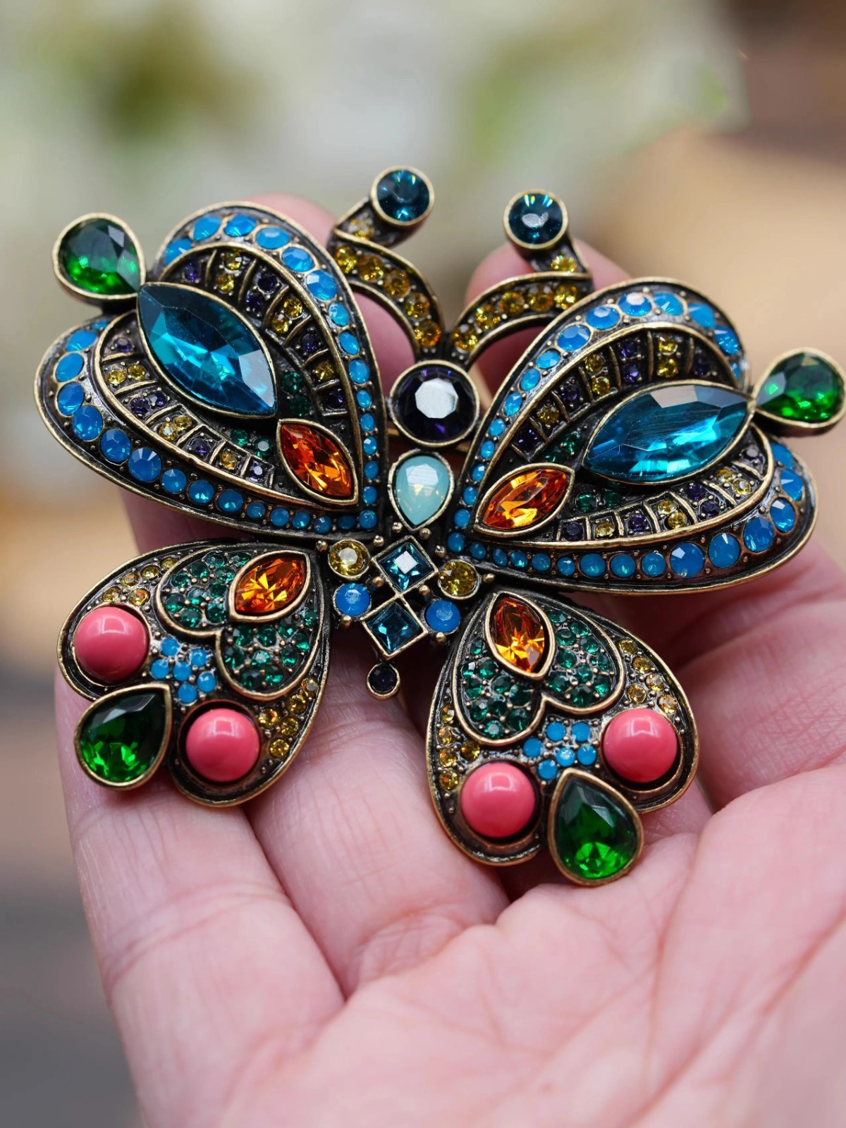 Classic Vintage Blue Rhinestone Bird Brooch Sparkling Crystal Flying Bird Pin Classic Vintage Blue Rhinestone Bird Brooch Sparkling Crystal Flying Bird Pin
